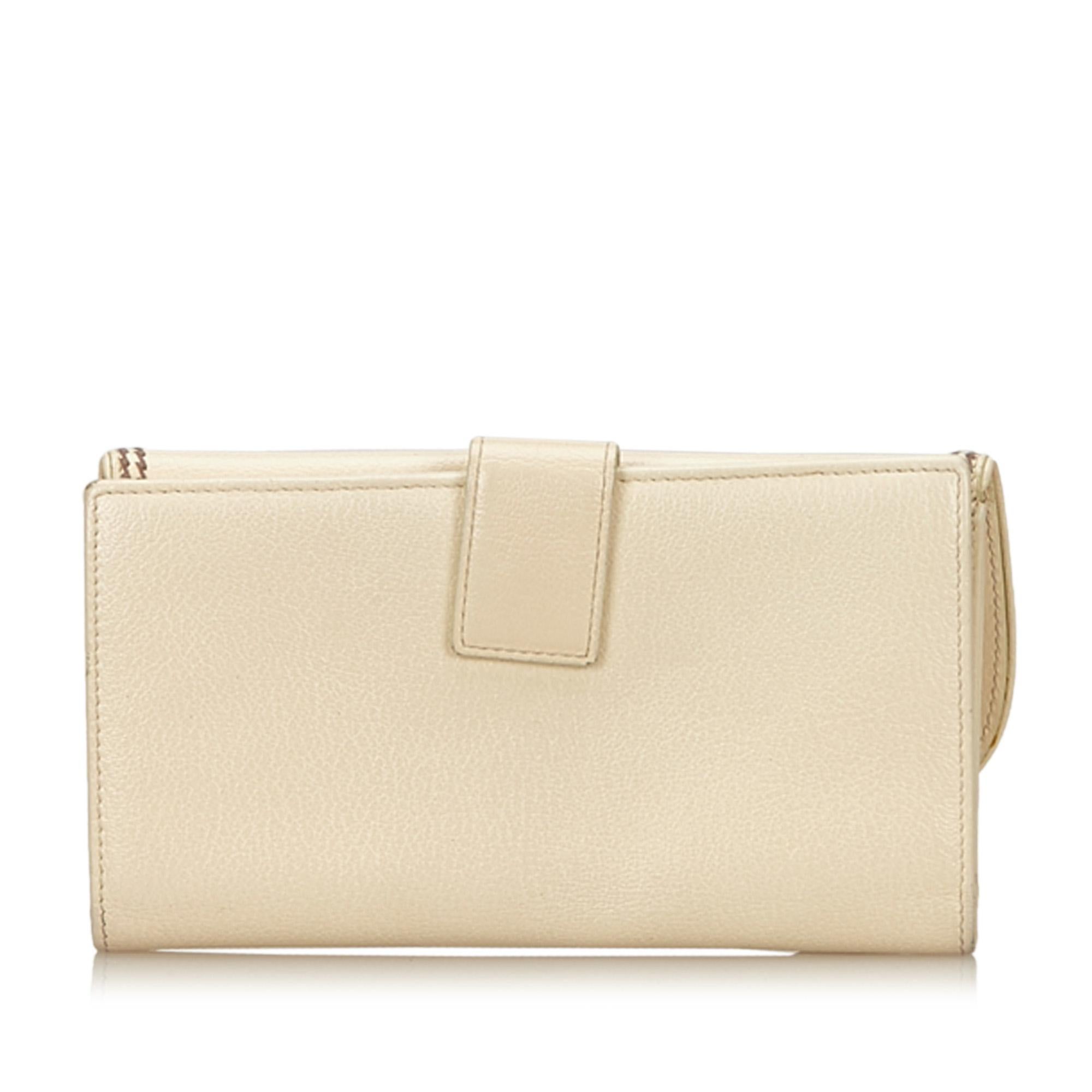 Dior White Leather Saddle Wallet In Good Condition For Sale In Orlando, FL