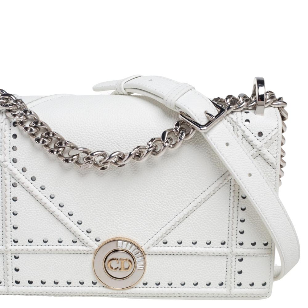 Dior White Leather Small Diorama CD Clasp Shoulder Bag In Good Condition In Dubai, Al Qouz 2