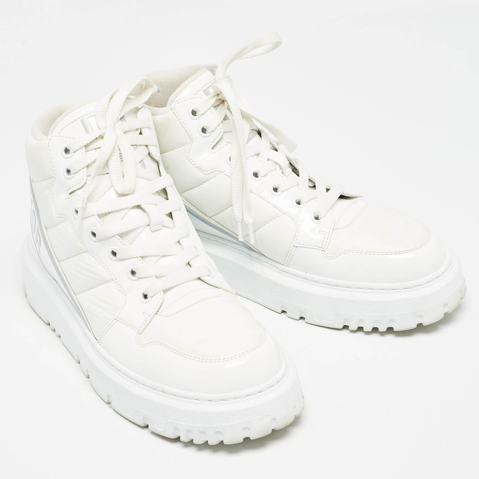 Dior White Mesh and Patent Leather D-Player High Top Sneaker Size 37.5 In Good Condition For Sale In Dubai, Al Qouz 2