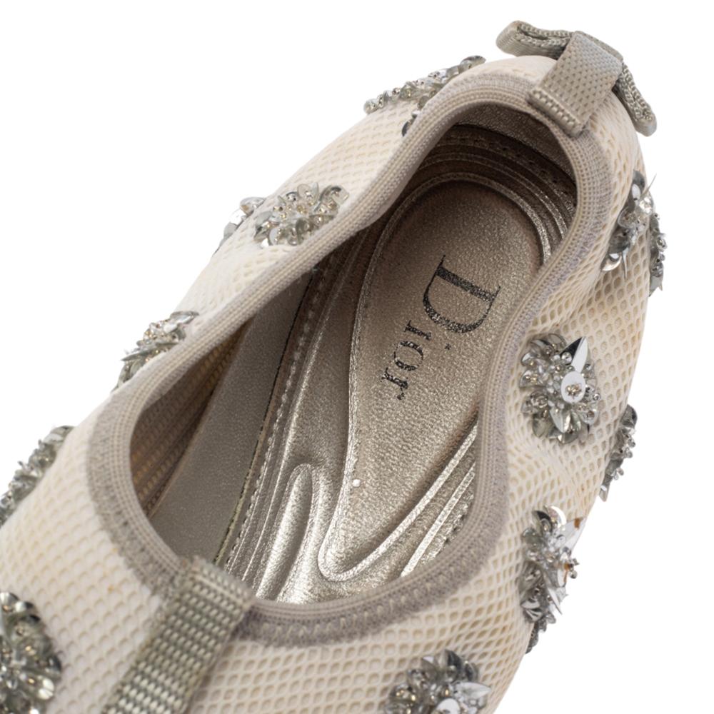 Dior White Mesh Fusion Floral Embellished Slip On Sneakers Size 38 In Fair Condition For Sale In Dubai, Al Qouz 2