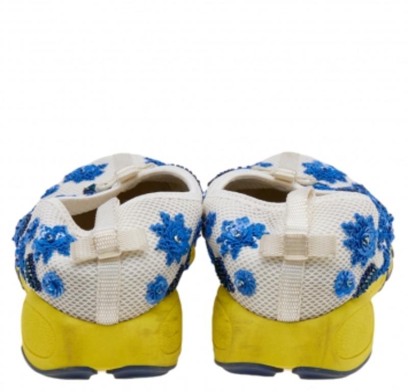 Dior White Mesh Fusion Floral Sequins Embellished Slip On Sneakers Size 37 In Good Condition For Sale In Dubai, Al Qouz 2