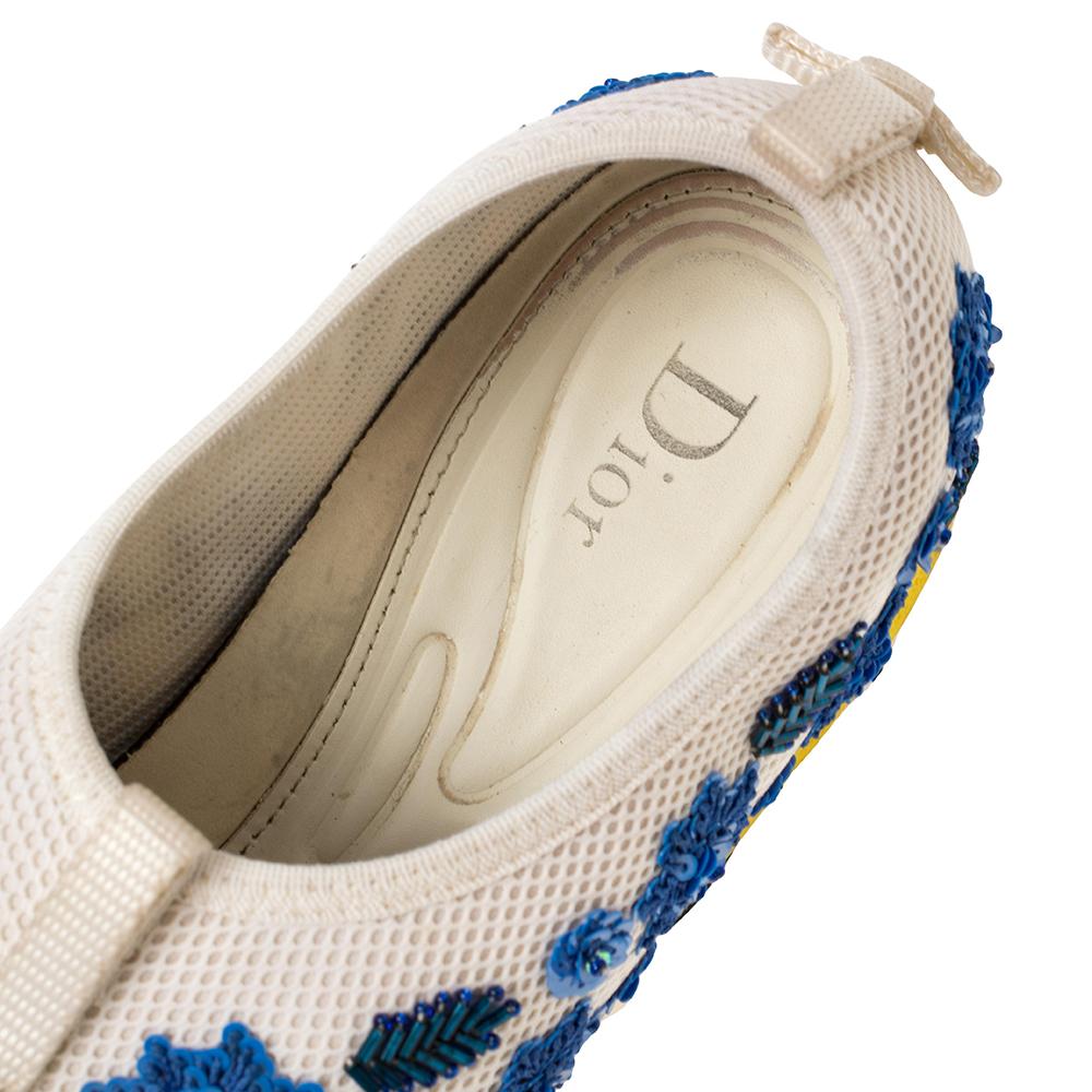 Dior Baskets Fusion ornées de sequins floraux en maille blanche, taille 38 en vente 1