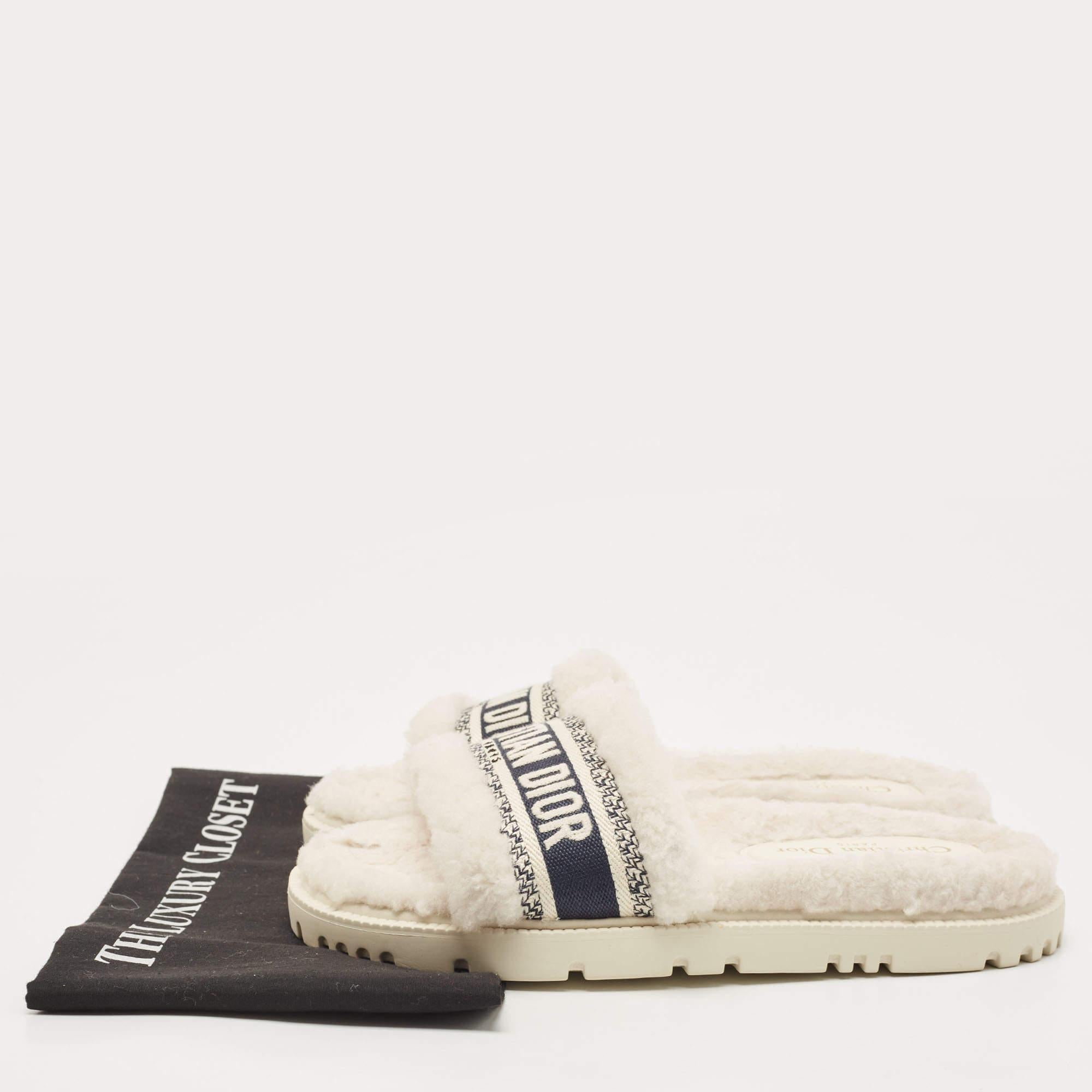 Dior White/Navy Blue Shearling Fur and Logo Canvas Dway Flat Slides Size 38 3