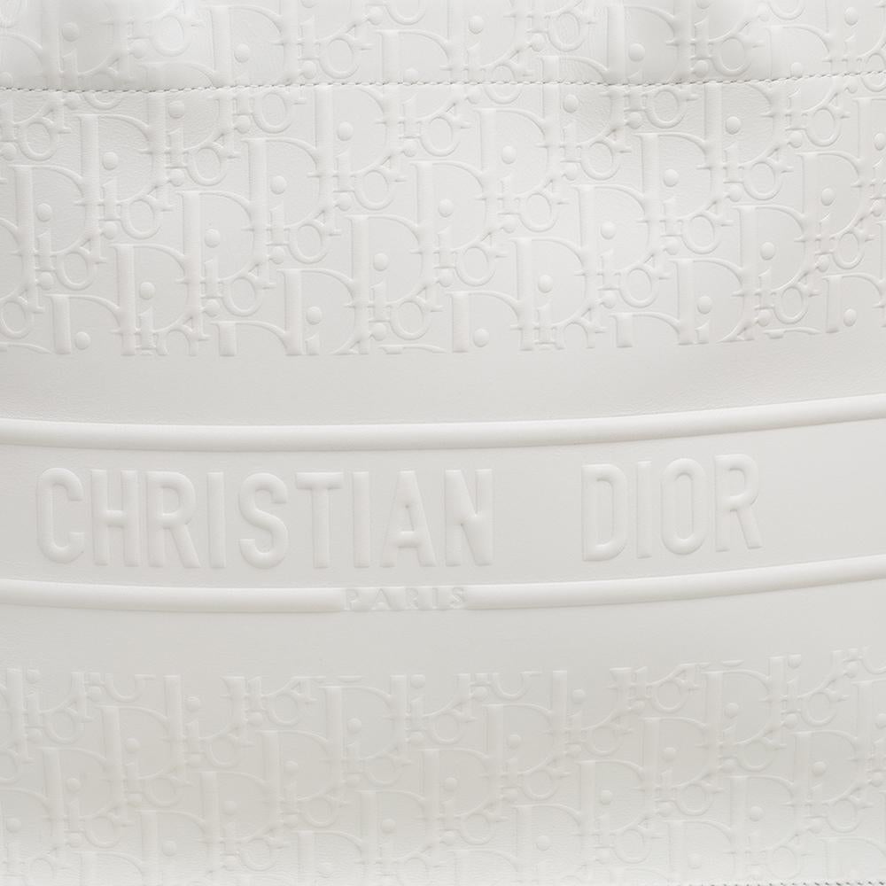Dior White Oblique Embossed Leather Book Tote In Good Condition In Dubai, Al Qouz 2