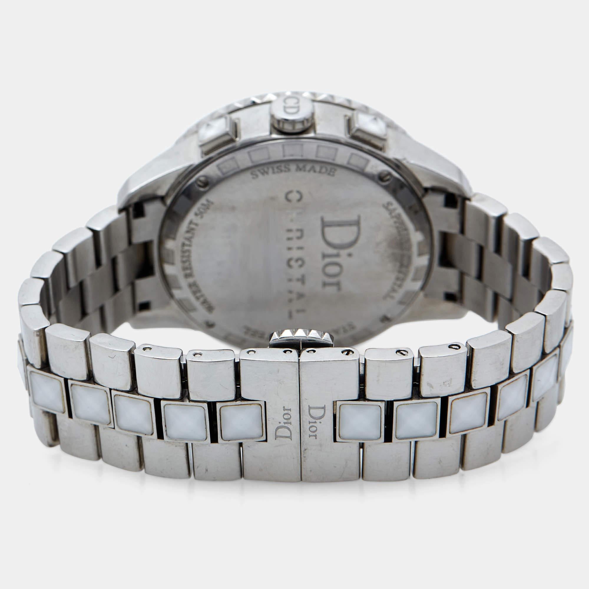The Dior Christal watch's quality of balancing uber-elegant elements with a bold, classic round shape makes it a coveted accessory that looks great when it's on the wrist and even when it is not. This Dior Christal CD114311M001 is made of stainless