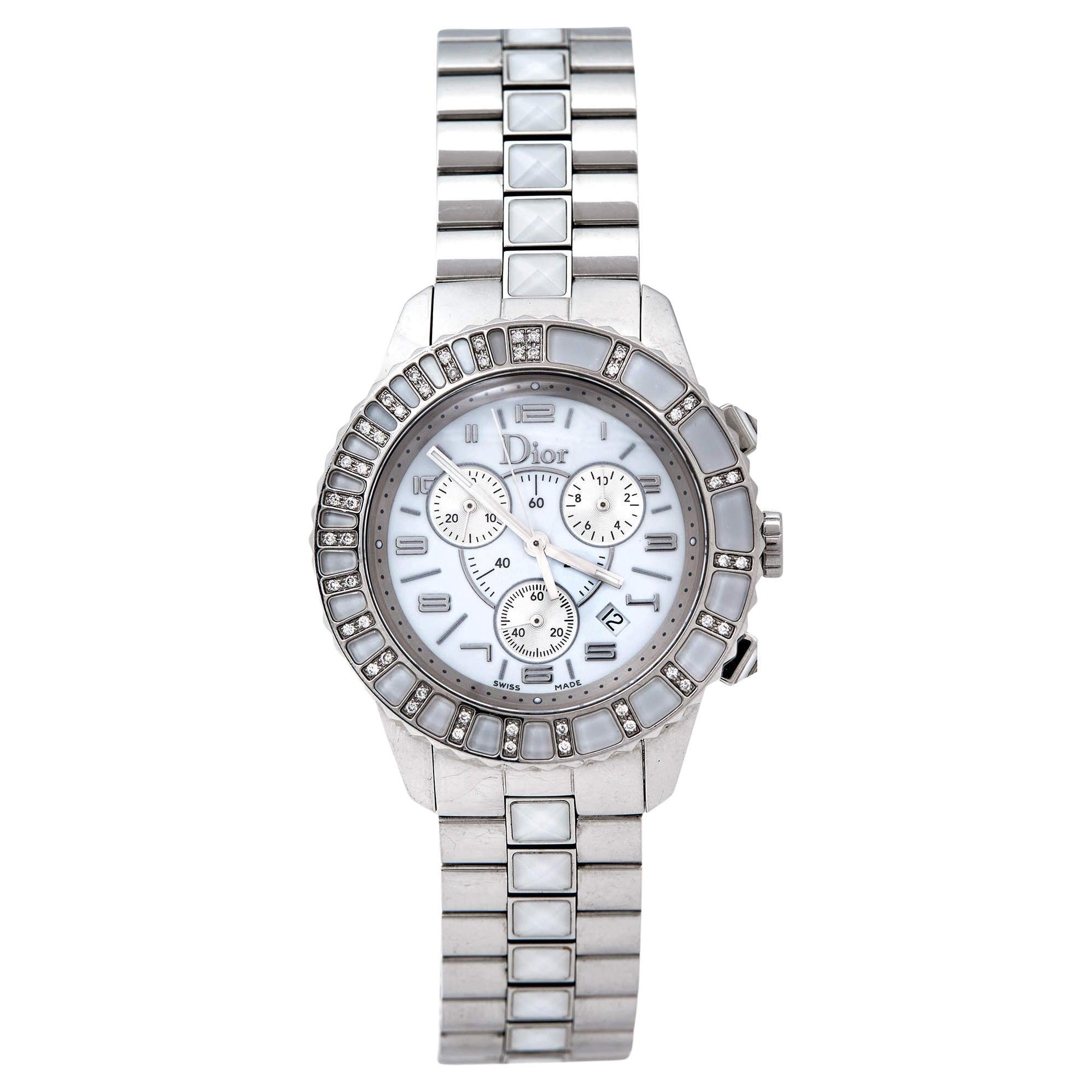 Dior Montre-bracelet pour femme Christal en acier inoxydable blanc et  diamants CD114311M001, 38 mm En vente sur 1stDibs | nouvelle montre dior  femme
