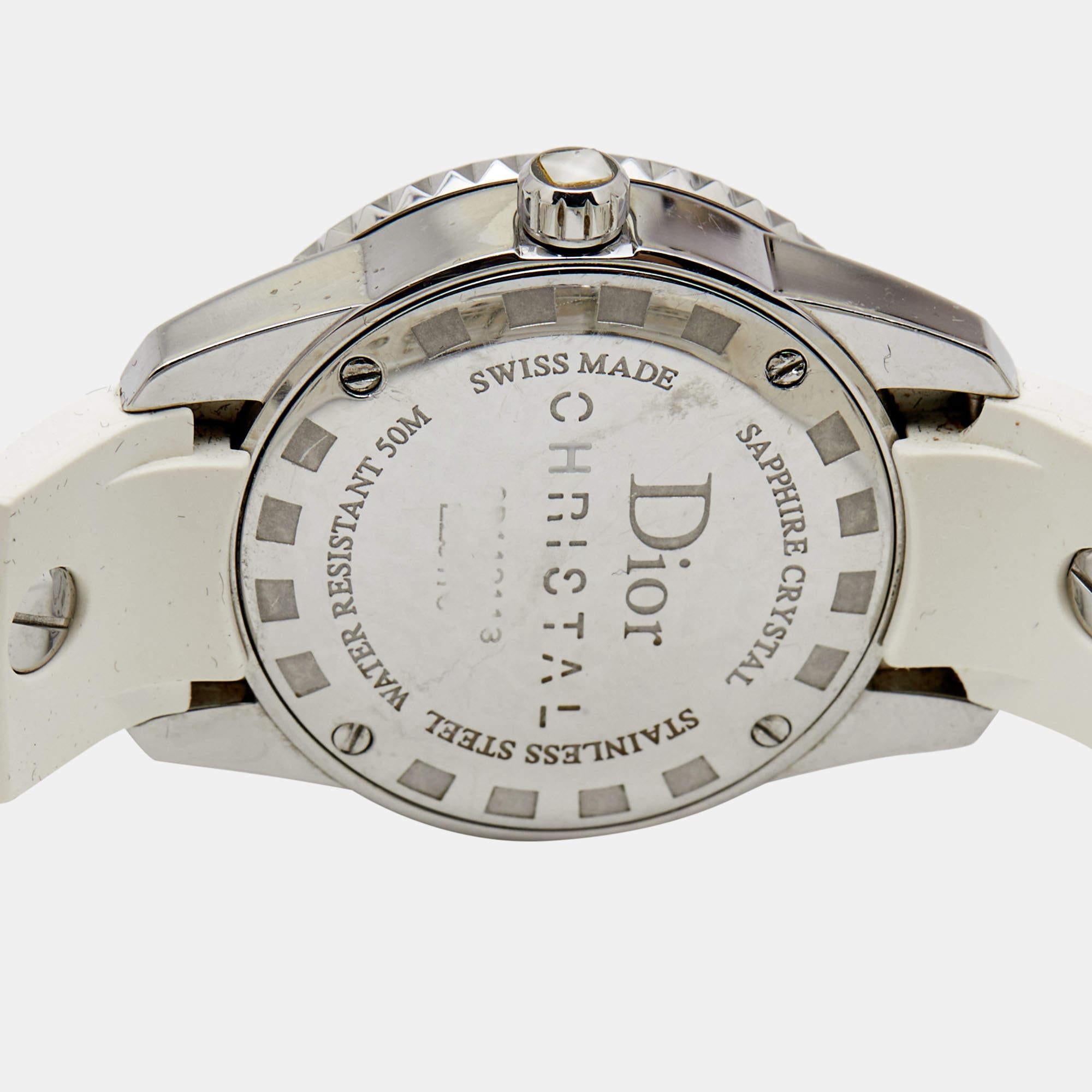 Elegant design and subtle aesthetics define this exquisite watch from the house of Dior. It is rendered beautifully in a stainless steel case and powered by an accurate quartz movement. The efficient accessory has been assembled with precision and
