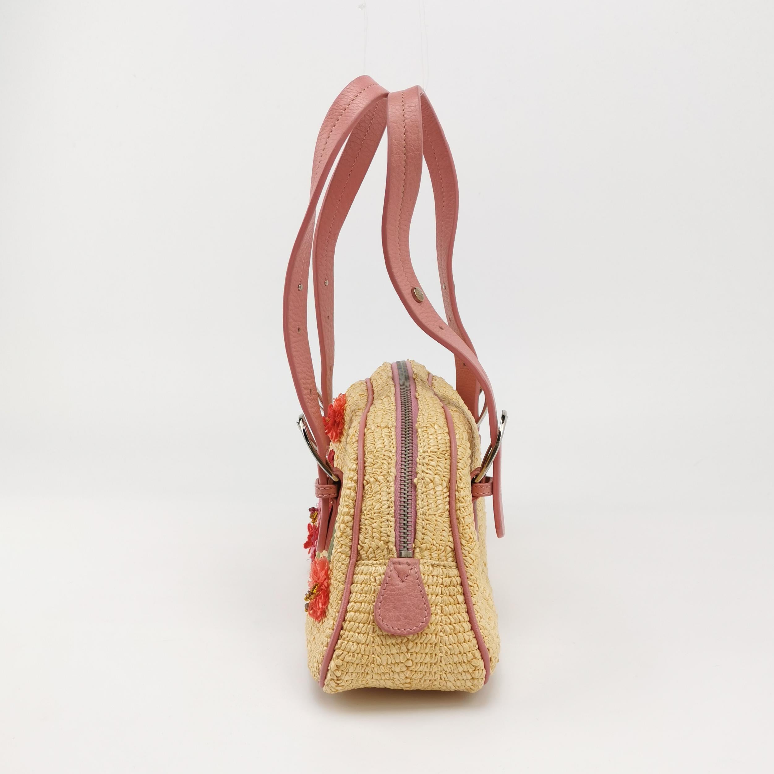 Marron Sac Boston Dior en osier avec broderie florale en cuir rose en vente