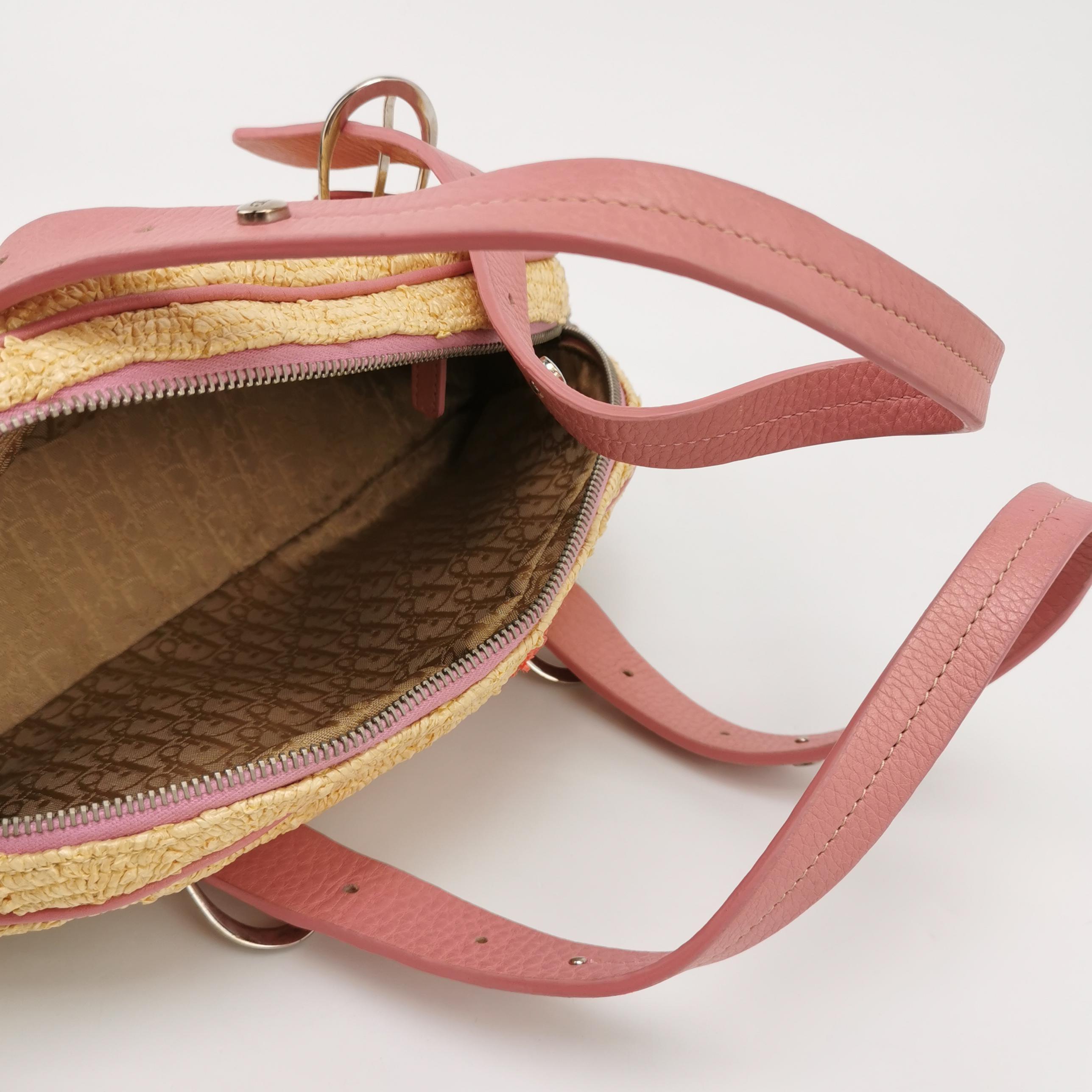 Sac Boston Dior en osier avec broderie florale en cuir rose Bon état - En vente à AUBERVILLIERS, FR