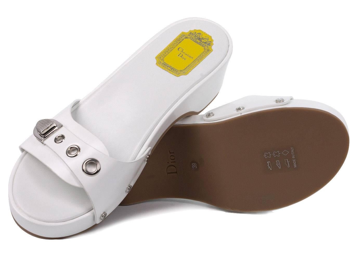 Dior Women's White Leather Slip On Clogs In New Condition For Sale In Brooklyn, NY