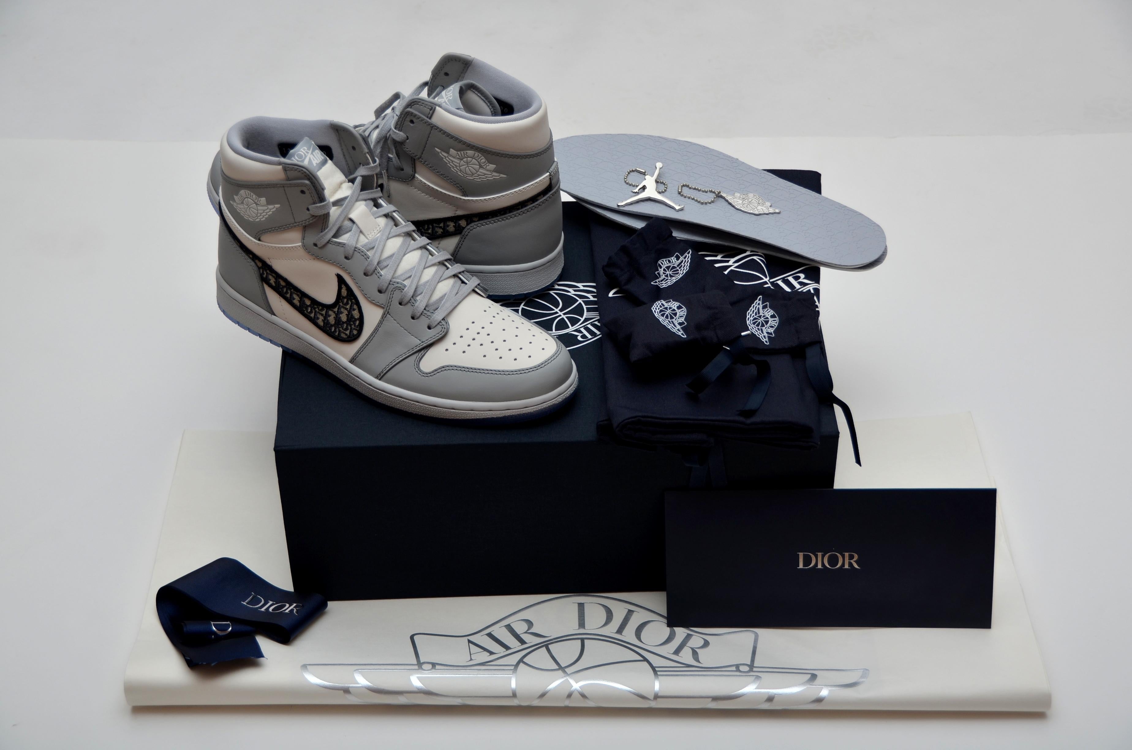 DIOR X Air Jordan Men's High Top Sneakers Size 10.5 44.5 EU NEW 100%  Authentic at 1stDibs | air jordan dior x air jordan 1 high mens sneakers -  size 10.0, jordan dior soy 10.5