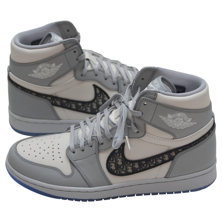 DIOR X Air Jordan Men's High Top Sneakers Size 10.5 44.5 EU NEW 100%  Authentic at 1stDibs | air jordan dior x air jordan 1 high mens sneakers -  size 10.0, jordan dior soy 10.5