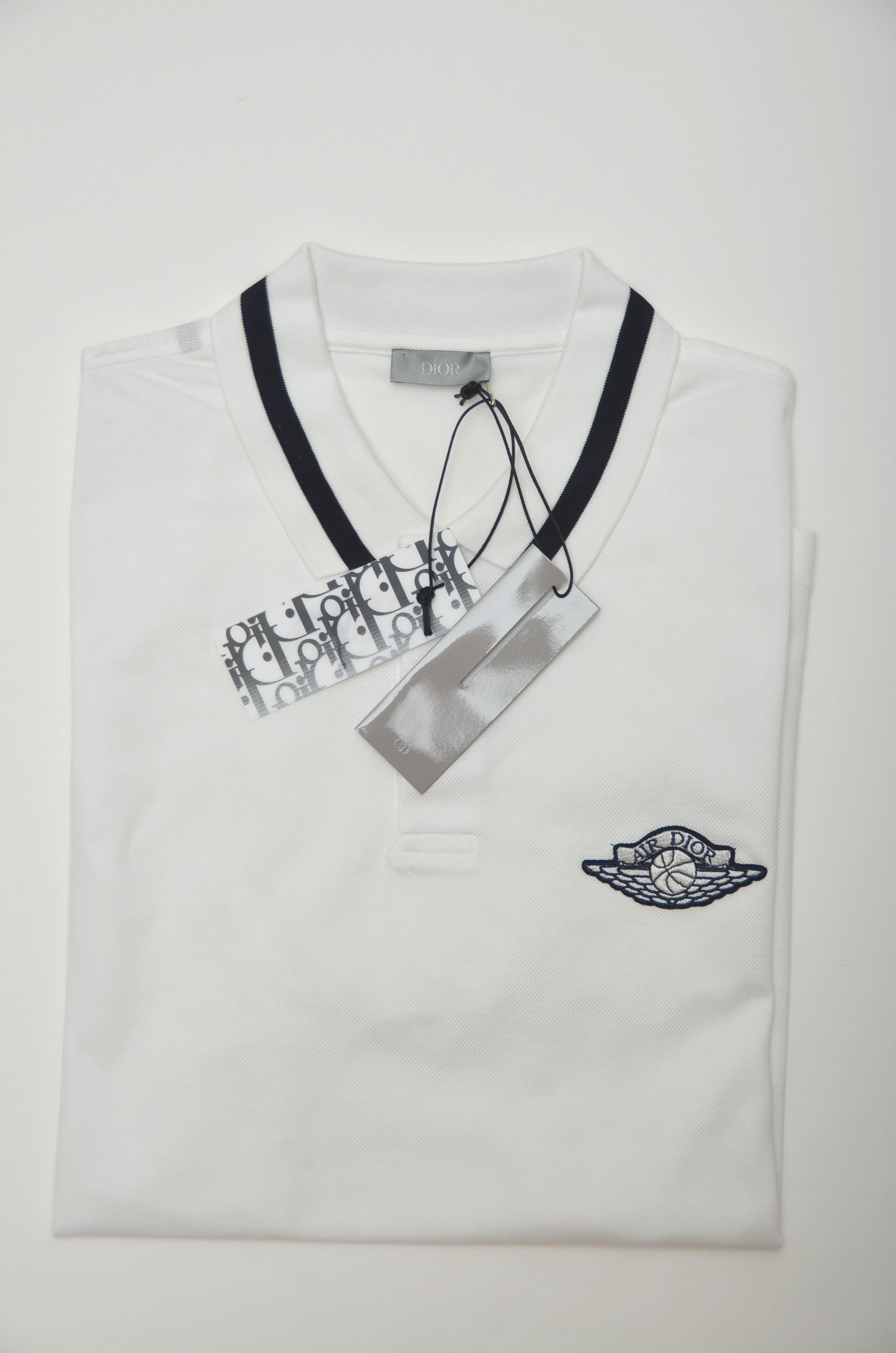 100% guaranteed authentic
DIOR X Air Jordan  Polo White Shirt  
NEW With Tags  
Size M 
Approximate measurements:
Underarm 43