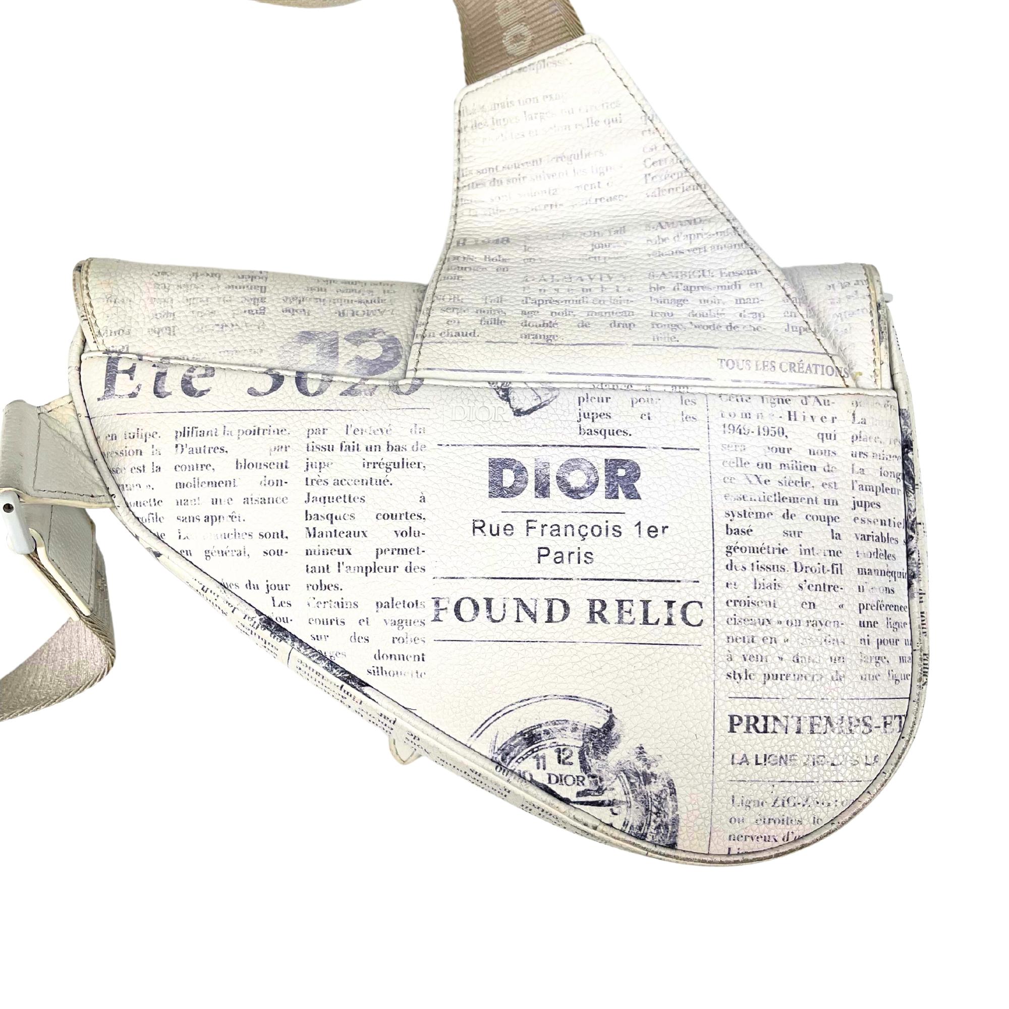 Dior X Daniel Arsham Grained Calfskin White Newspaper Print Saddle Bag In Good Condition For Sale In Montreal, Quebec