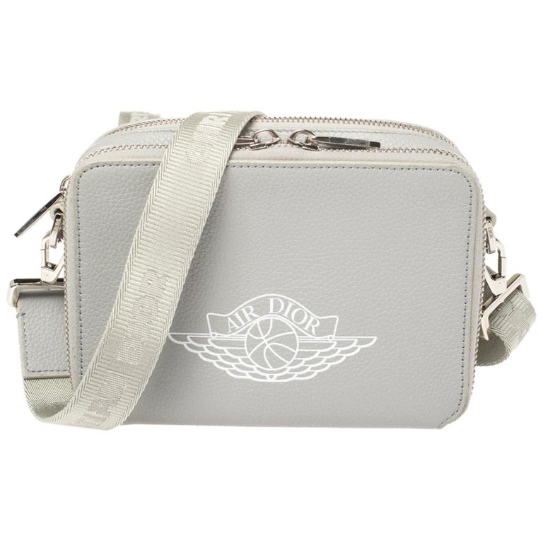 Dior x Jordan Grey Leather Wings Messenger Bag at 1stDibs | air dior  messenger bag, dior x jordan wings messenger bag, dior jordan bag