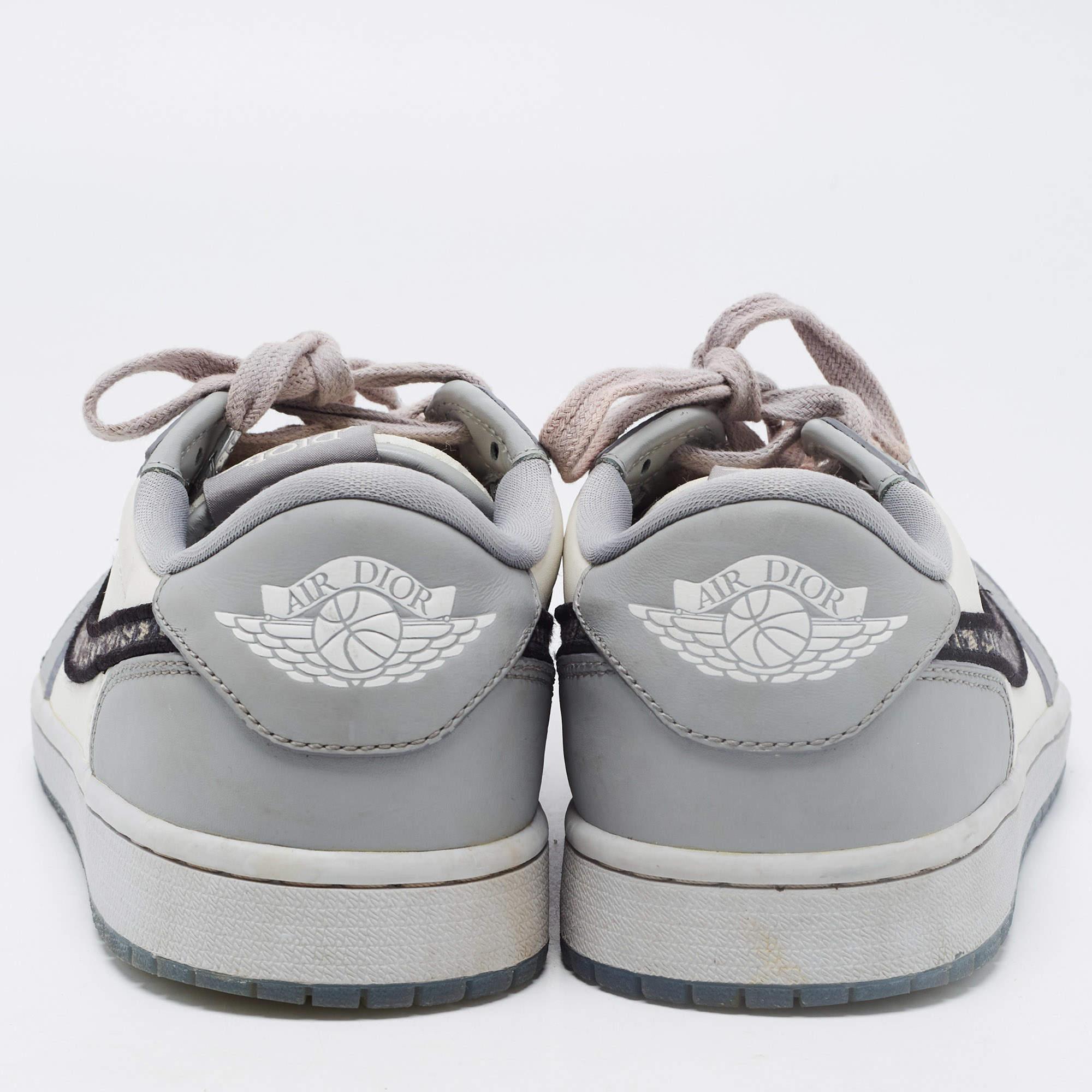 Dior x Jordan Grey/White Leather Jordan 1 Low Top Sneakers Size 44 In Good Condition In Dubai, Al Qouz 2