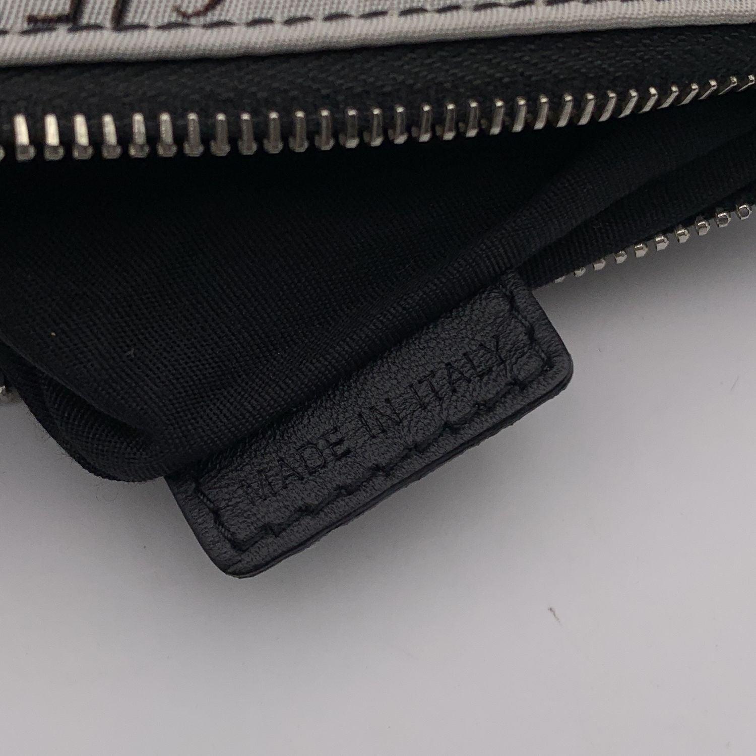 Sac pochette Dior x Raymond Pettibon multicolore en nylon avec fermeture éclair en vente 2