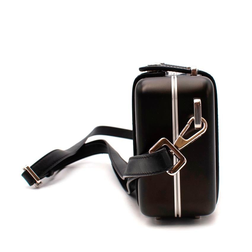 Dior x Rimowa Personal Clutch aus schwarzem Aluminium im Zustand „Hervorragend“ im Angebot in London, GB