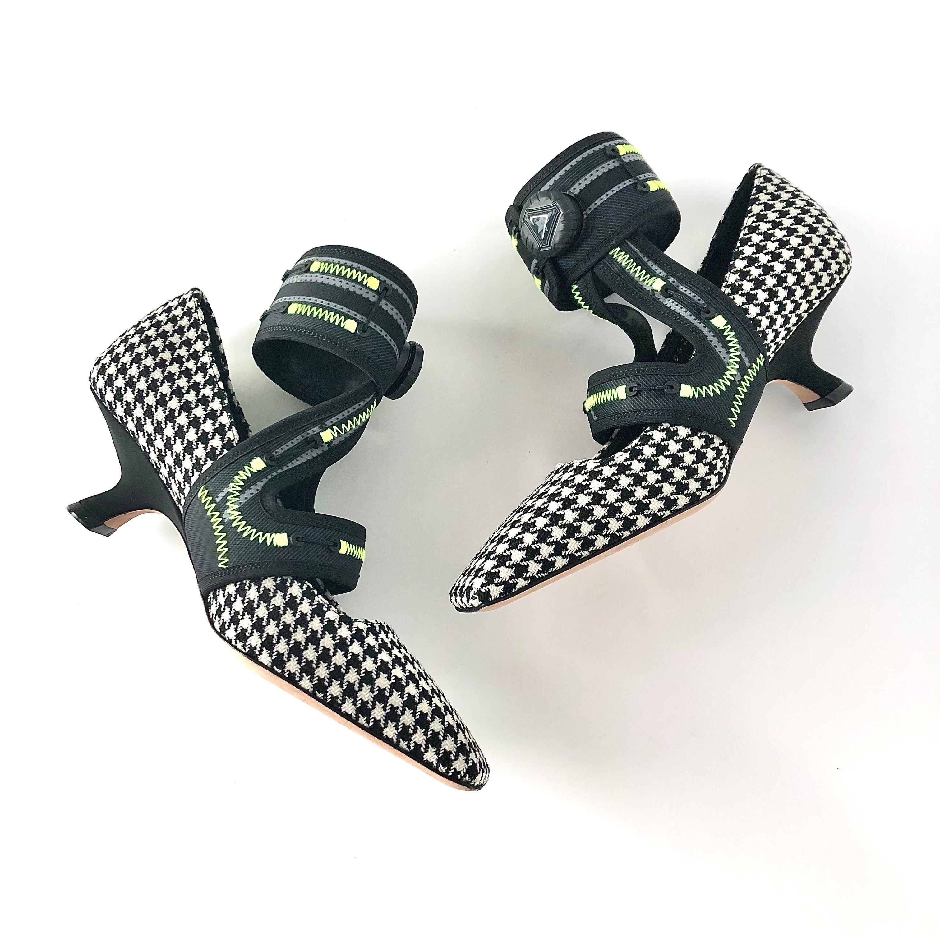 Dior X Roger Vivier Pieds de poule à talon fin Maryjane 36.5 Excellent état - En vente à Mechanicsville, VA