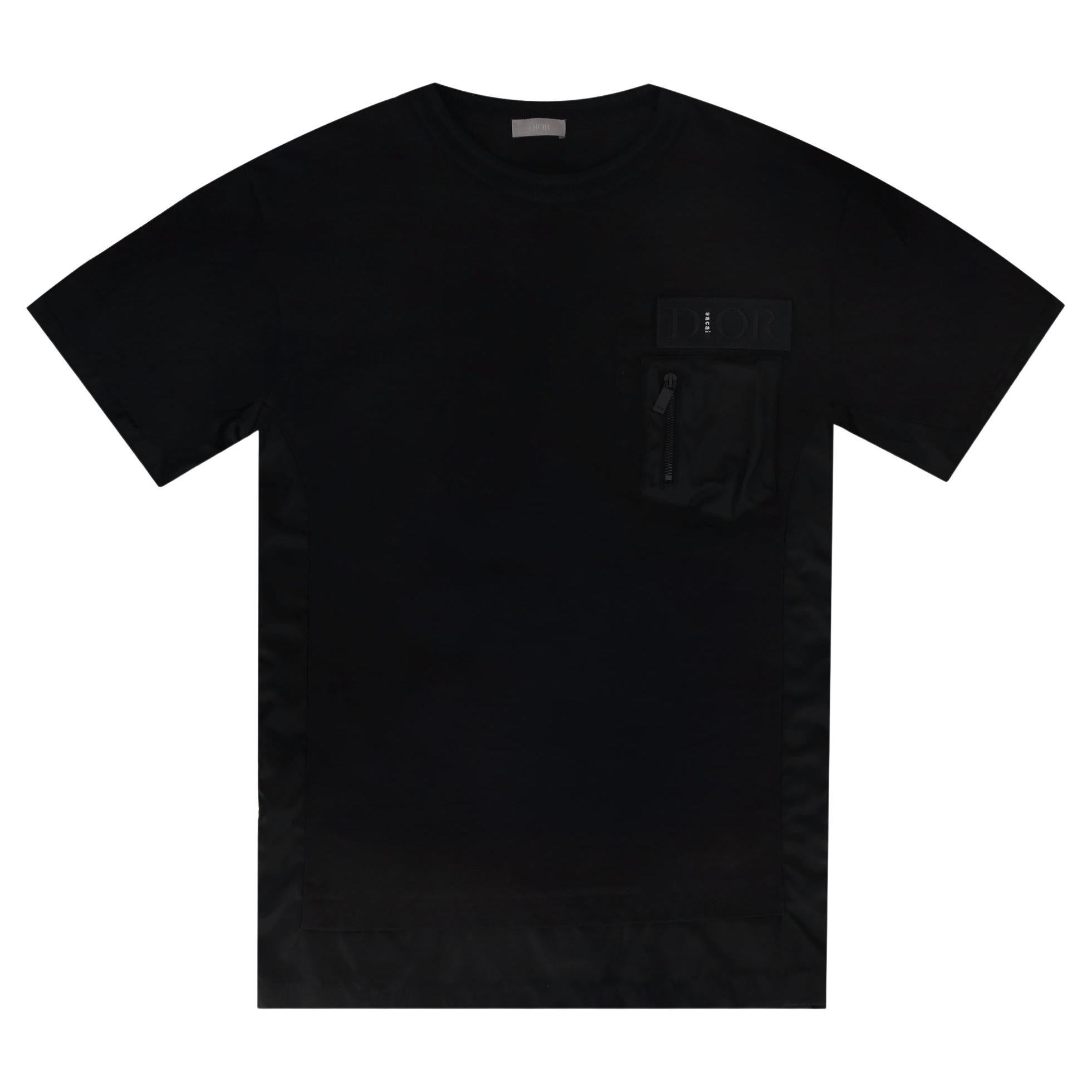 Dior x Sacai T-shirt en coton croisé avec poche en nylon