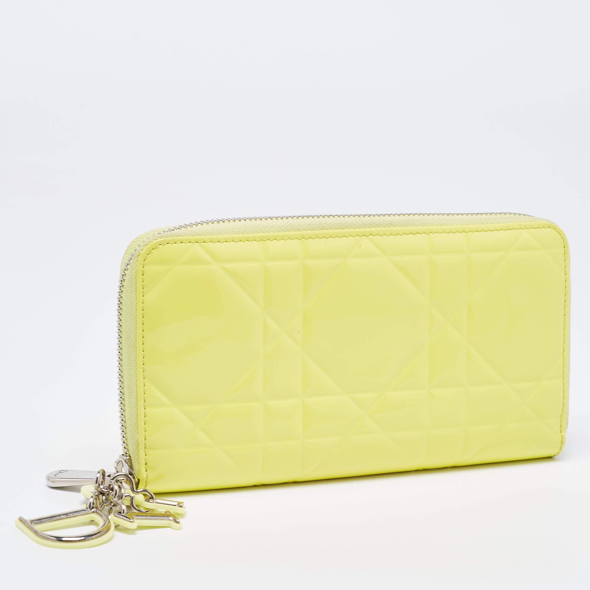 Dior Yellow Cannage Patent Leather Lady Dior Continental Wallet In Good Condition For Sale In Dubai, Al Qouz 2