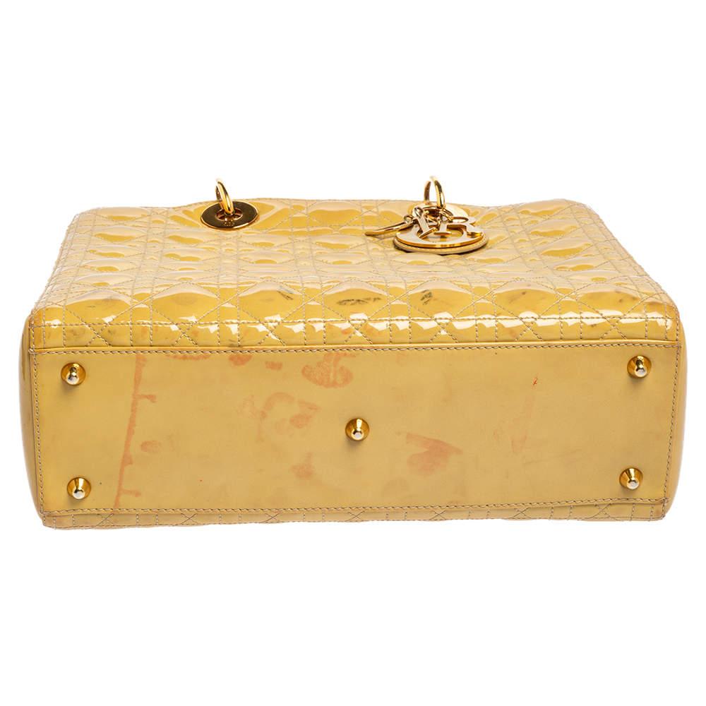 Dior - Grand sac cabas Lady Dior en cuir verni jaune cannage Pour femmes en vente