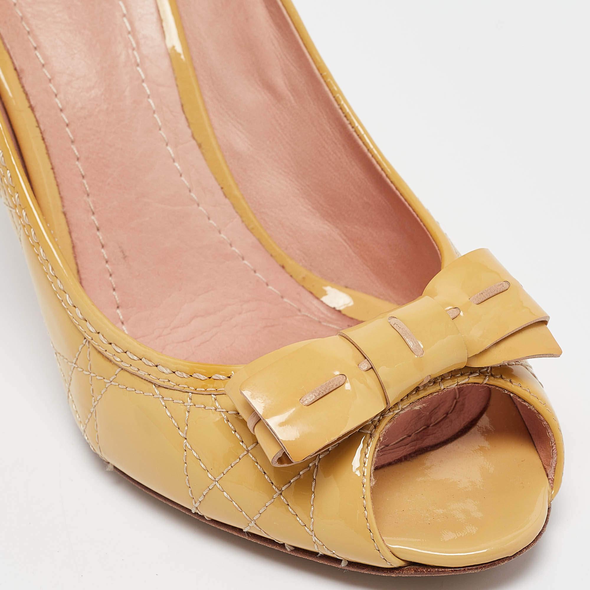 Dior Yellow Patent Leather Peep Toe Pumps Size 38.5 For Sale 2