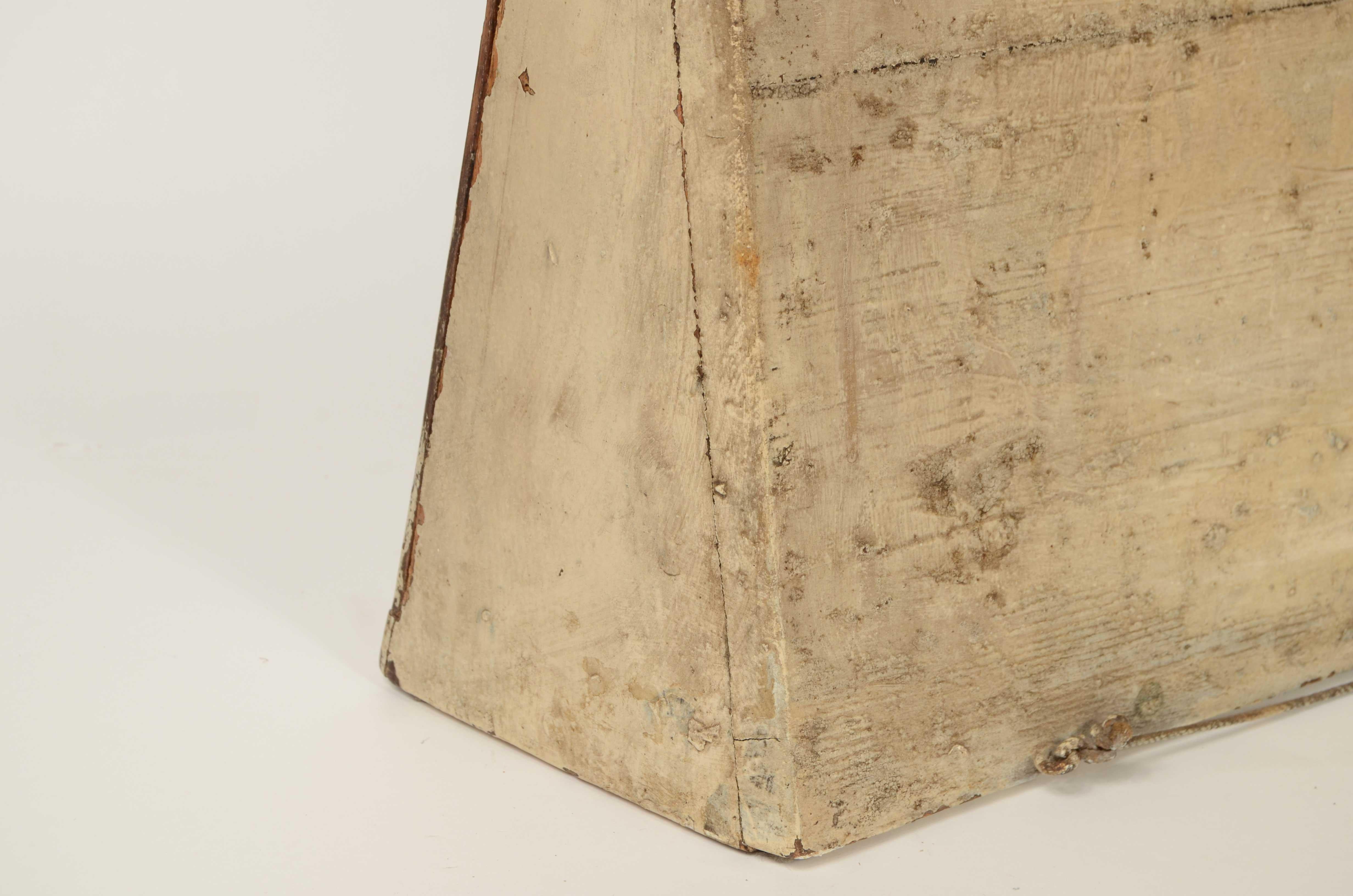 Diorama dans une vitrine en forme de trapèze représentant la Brigantine de la fin du 19e siècle en vente 11