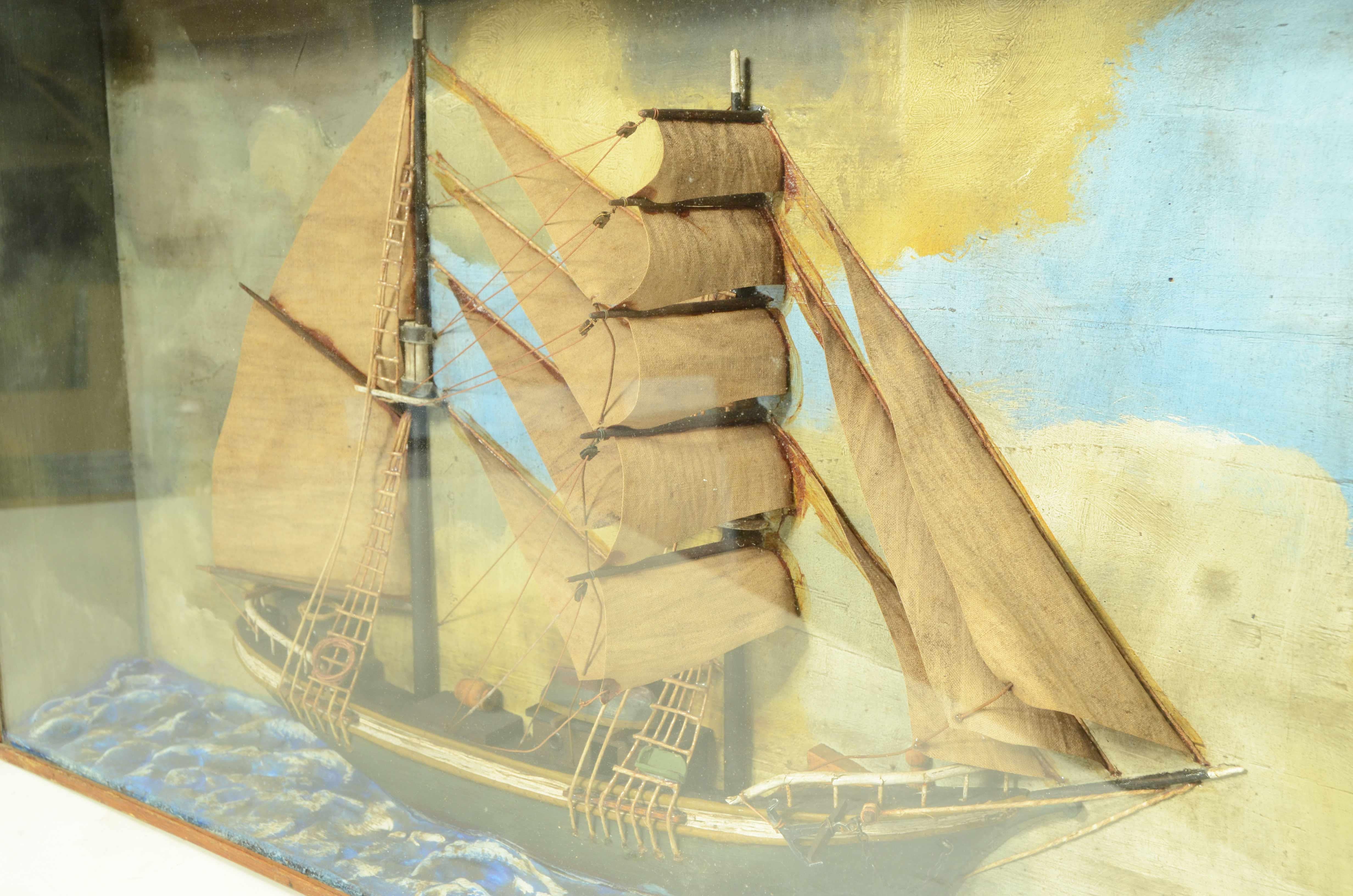 Diorama Nautico in teca di vetro e legno di un Brigantino firmato A. De Gasperi in vendita 4