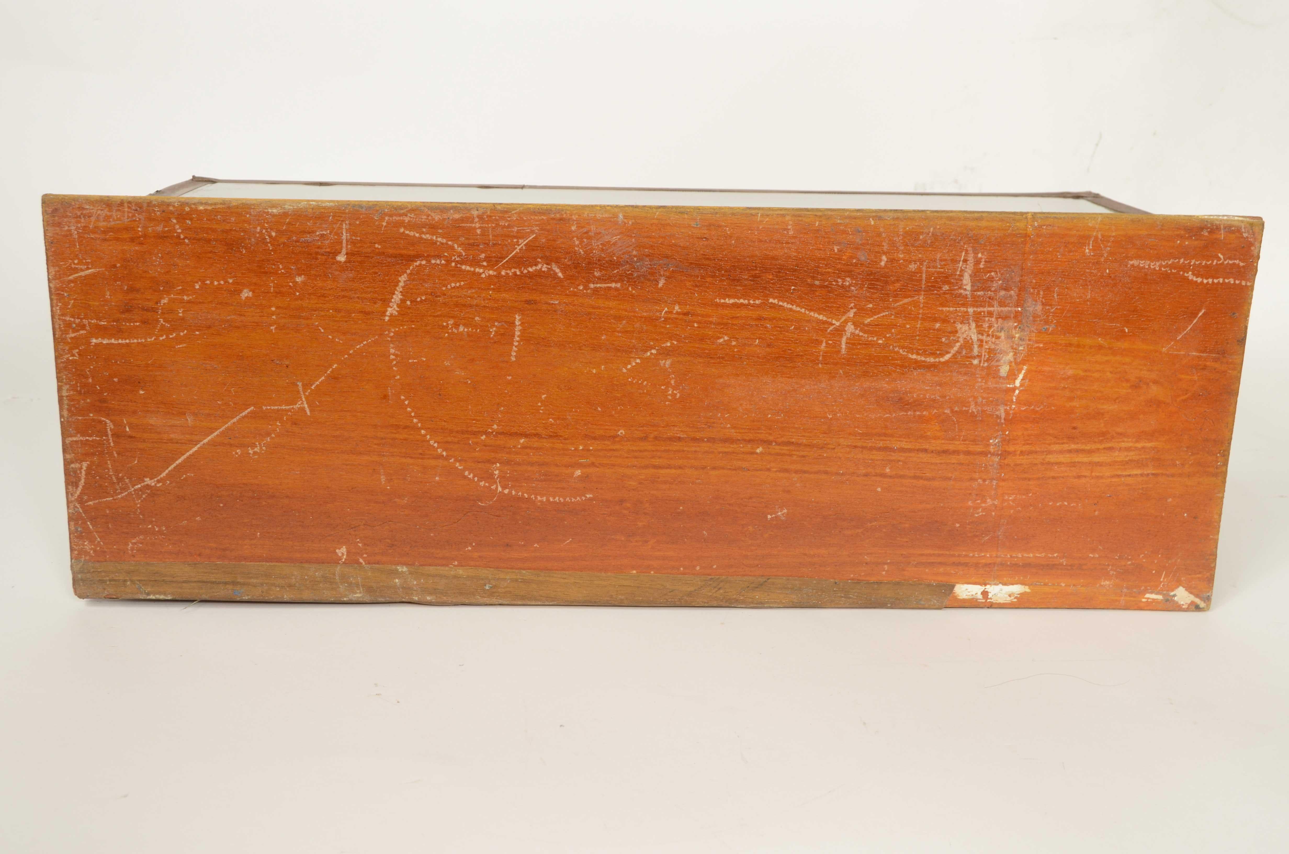 Nautical diorama in glass case depicting 3 ships at sea Italy 1920s For Sale 11