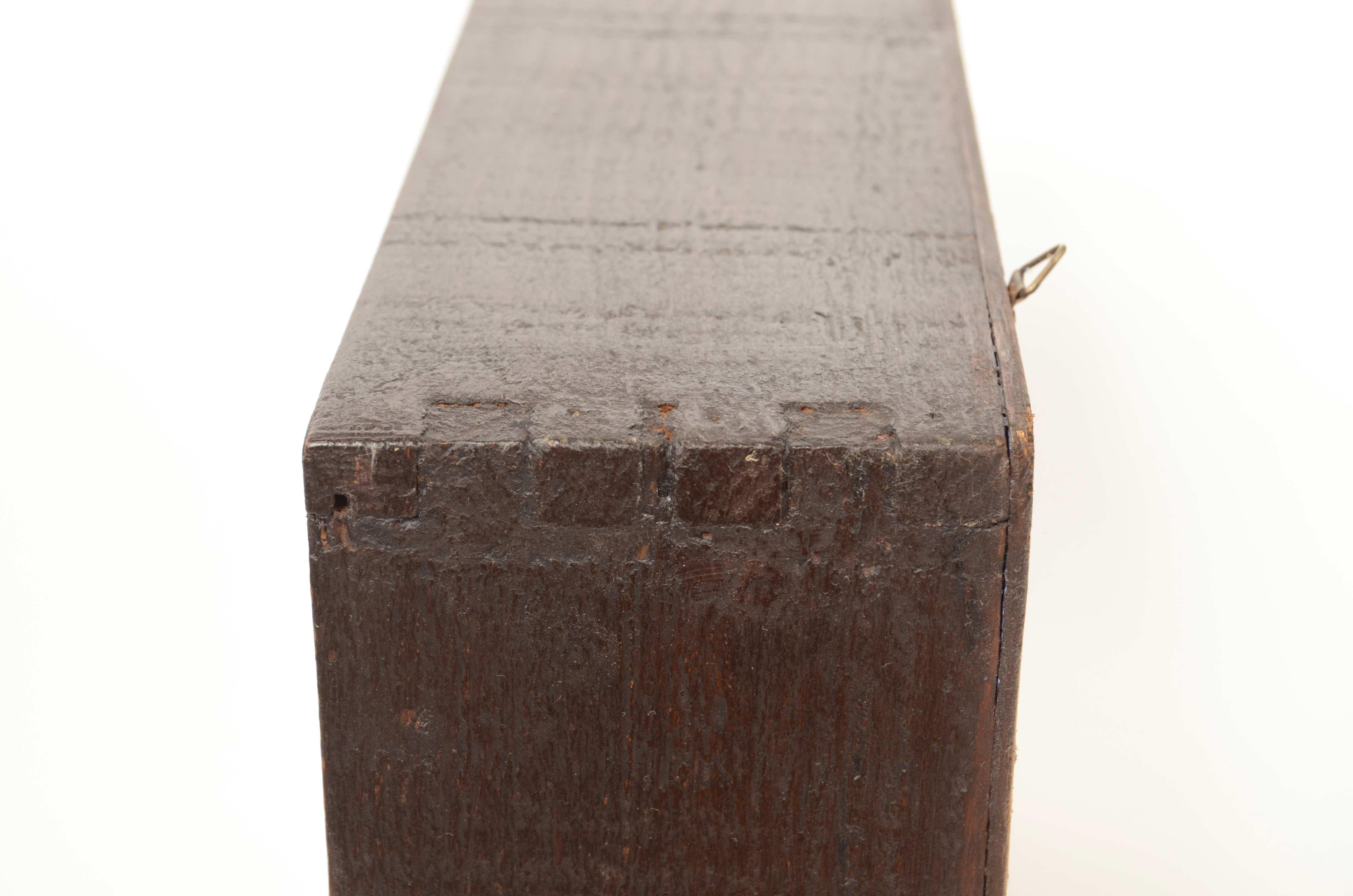 Diorama nautique dans une vitrine rectangulaire du cuirassé français Suffren de 1899 en vente 4