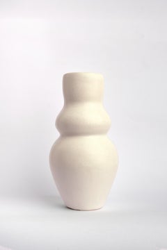 Diosa Vase by Camila Apaez