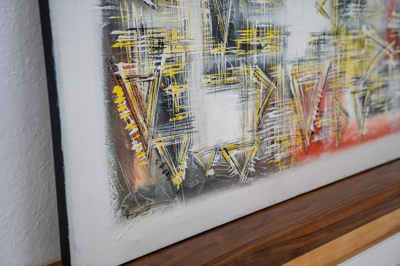 Abstract painting on acrylic canvas from the 2000s
DESIGN PERIOD 2000
YEAR OF MANUFACTURE 2000
COUNTRY OF PRODUCTION Italy
DESIGN
MANUFACTURER
COLOR yellow, black, white, red, green, gray, orange
MATERIALS canvas, acrylic, wood
CONDITION