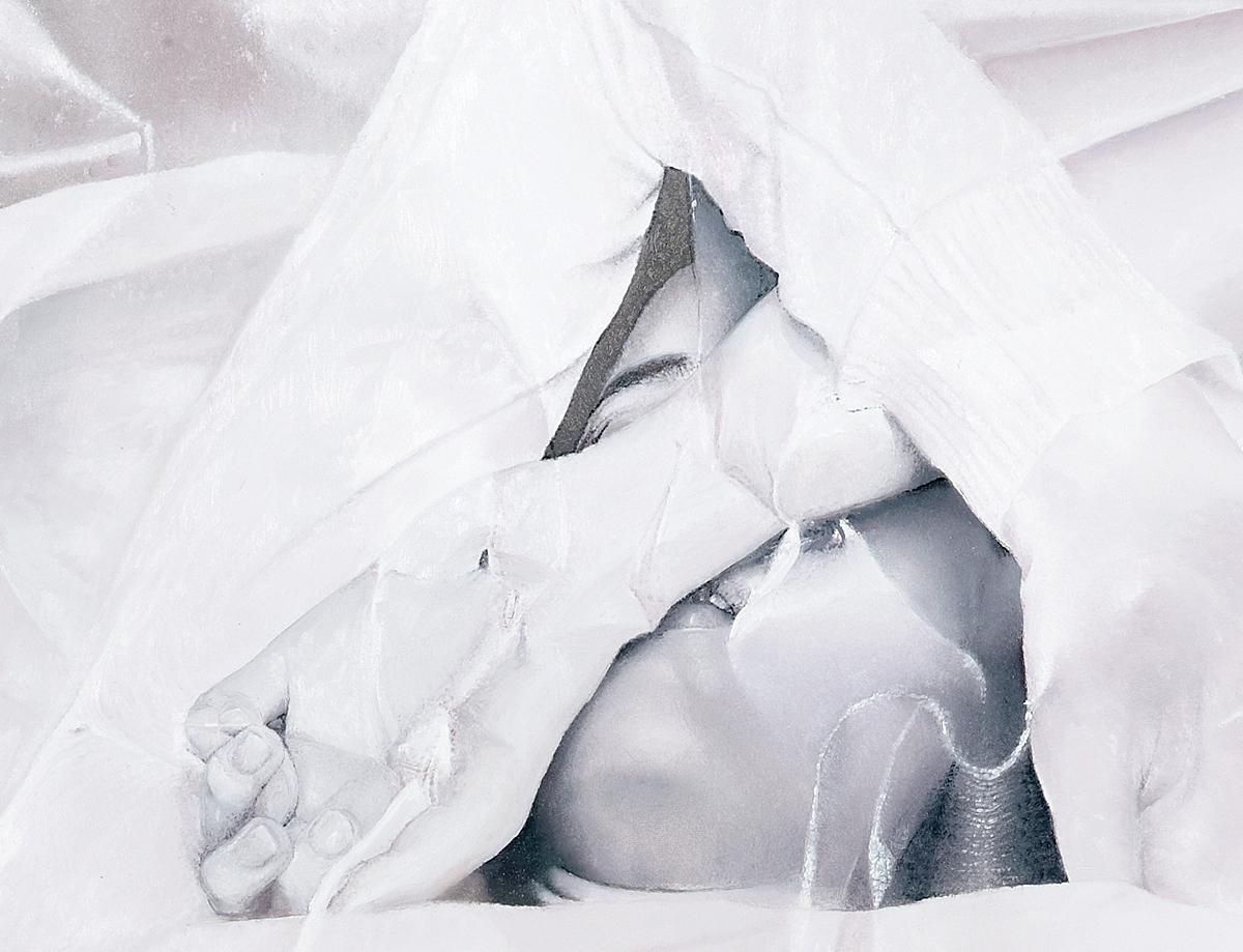Through human-scale reproduction of fashion magazine pages, the artist draws attention to the disturbing representation of women promoted by the mass media. The slow and meditative execution process inherent in the very technique of these works is
