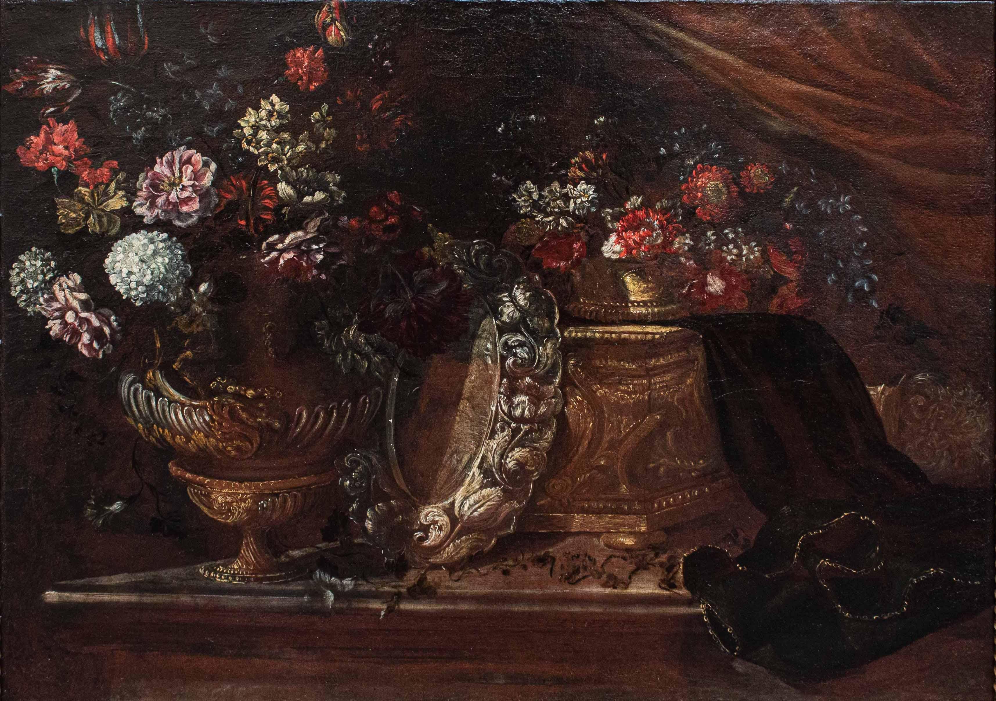 Römische Schule, 17. Jahrhundert

Stilleben

Öl auf Leinwand, 79 x 107 cm 

Gerahmt, 93 x 121 cm

Das untersuchte Werk, das ein majestätisches Blumenstillleben darstellt, wird der römischen Schule des 17. Jahrhunderts zugeschrieben, die sich aus