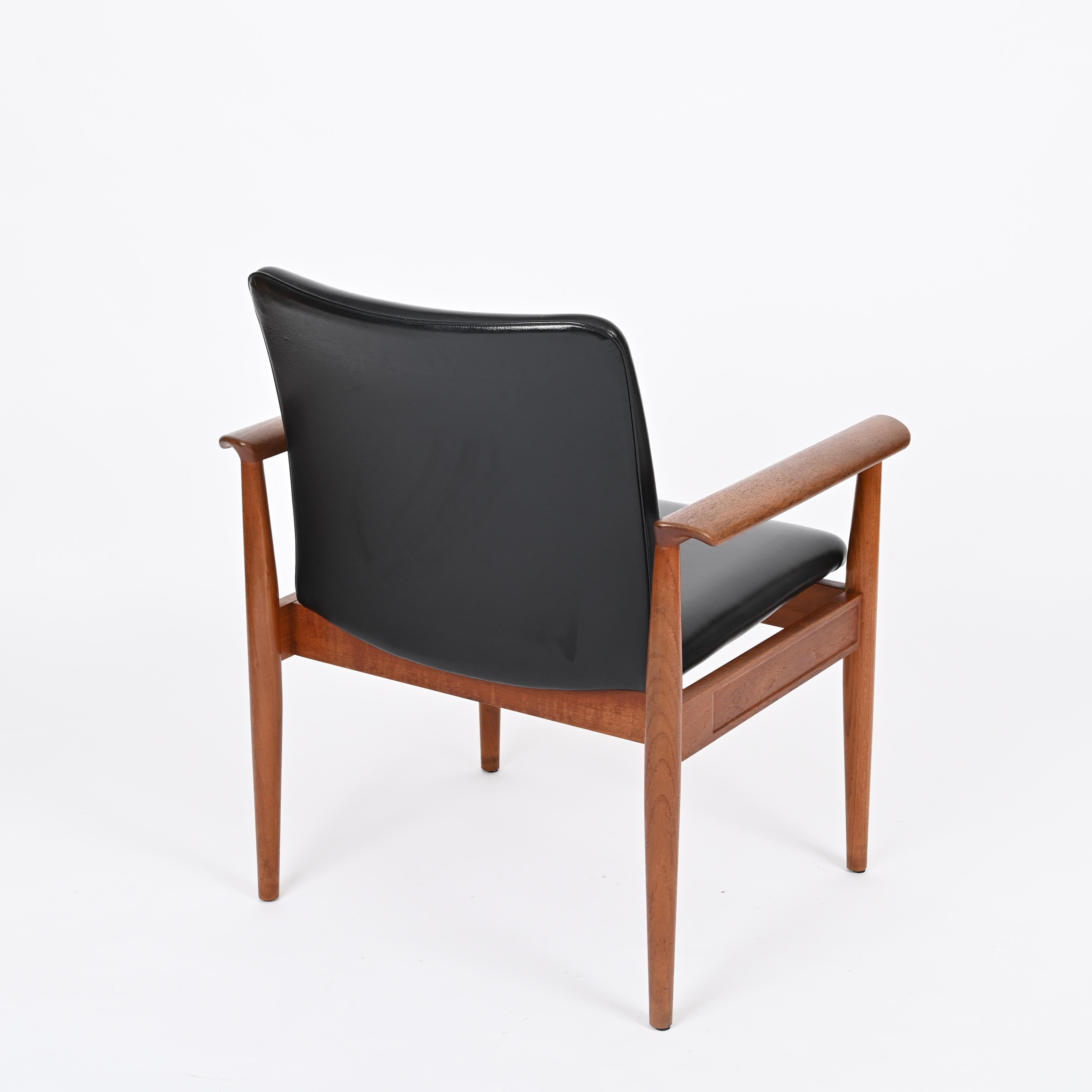 Diplomat Leather Armchair or Desk Chair by Finn Juhl, Model 209, Denmark 1960s For Sale 2
