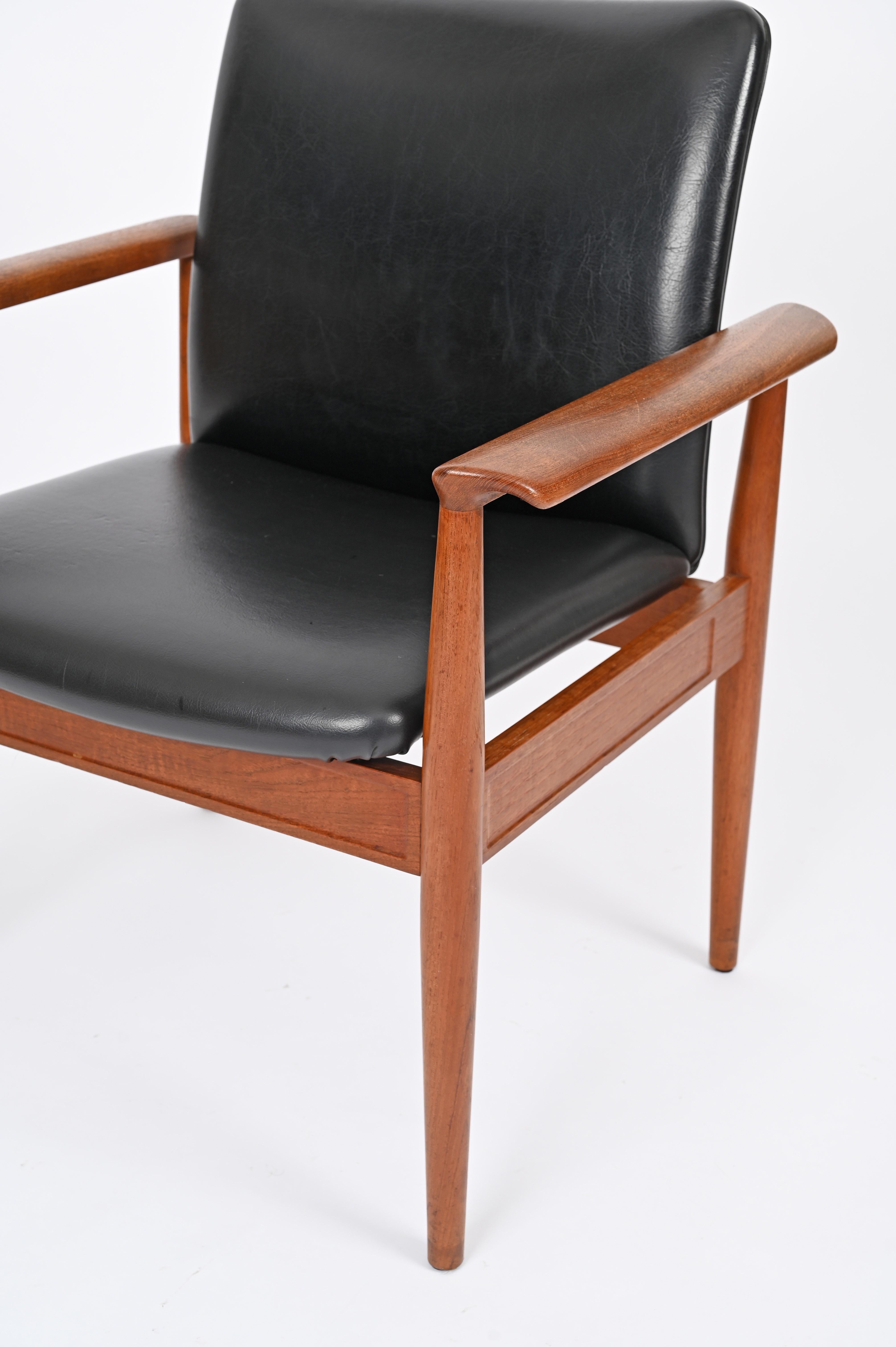 Scandinavian Diplomat Leather Armchair or Desk Chair by Finn Juhl, Model 209, Denmark 1960s For Sale