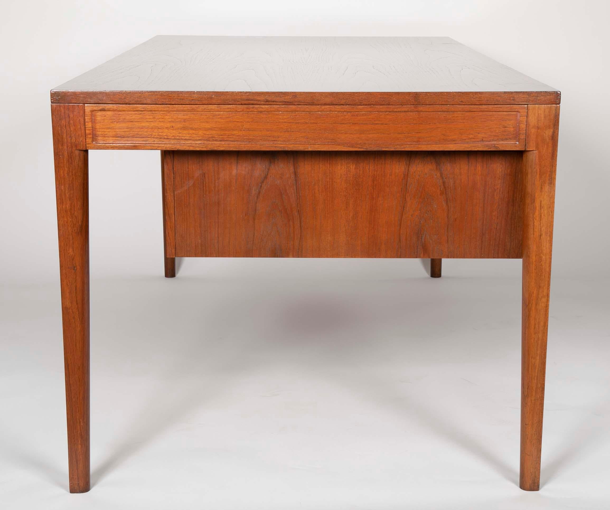 Diplomate Desk in Teak Designed by Finn Juhl  8