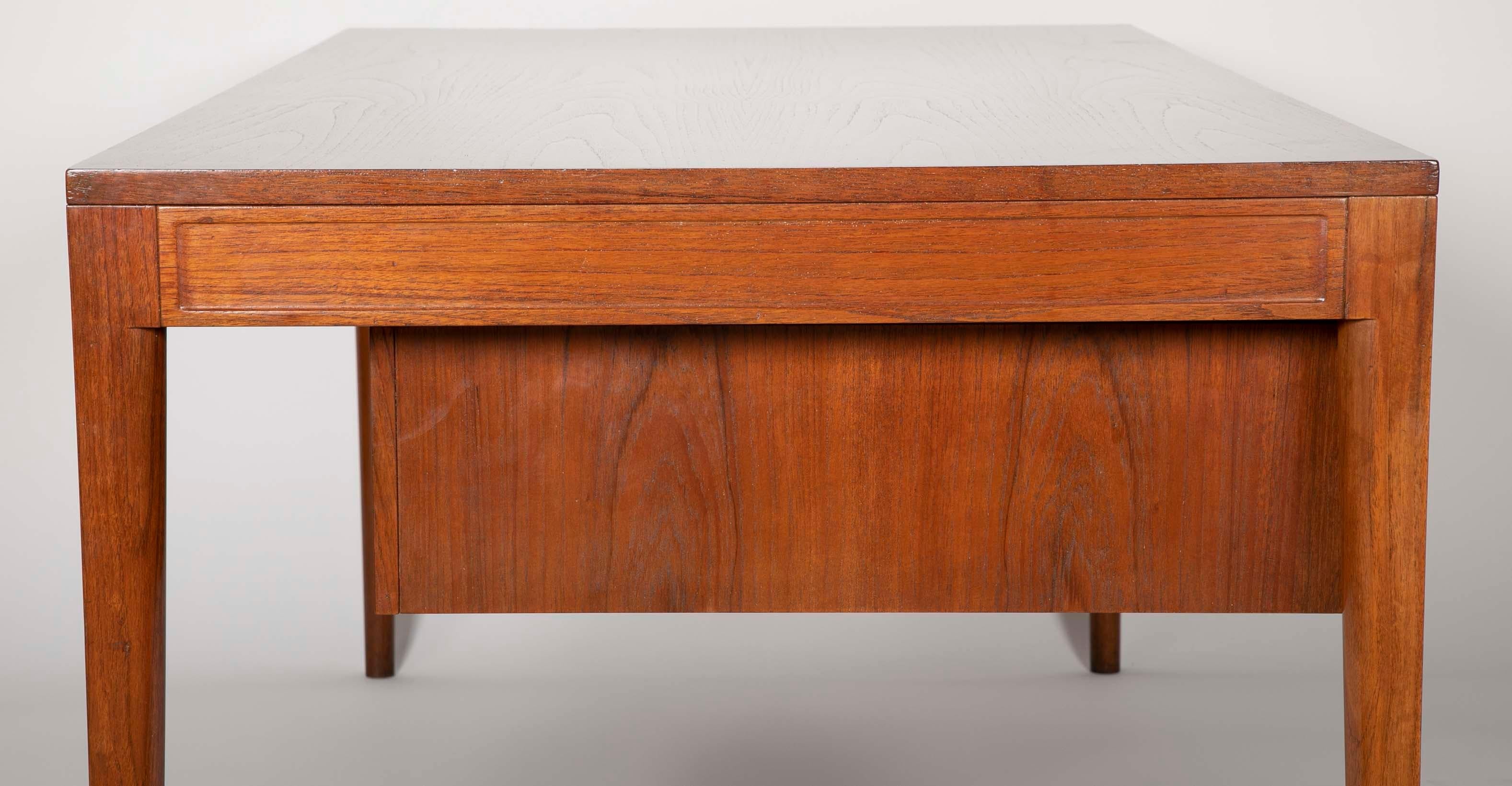 Diplomate Desk in Teak Designed by Finn Juhl  9