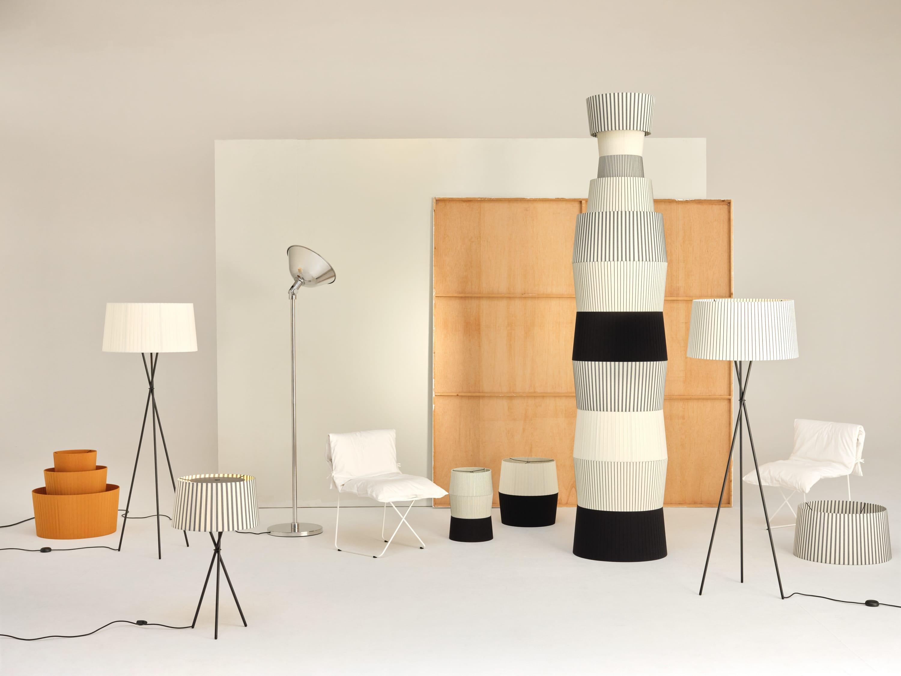 Diplomática Trípode G5 Floor Lamp by Santa & Cole For Sale 7