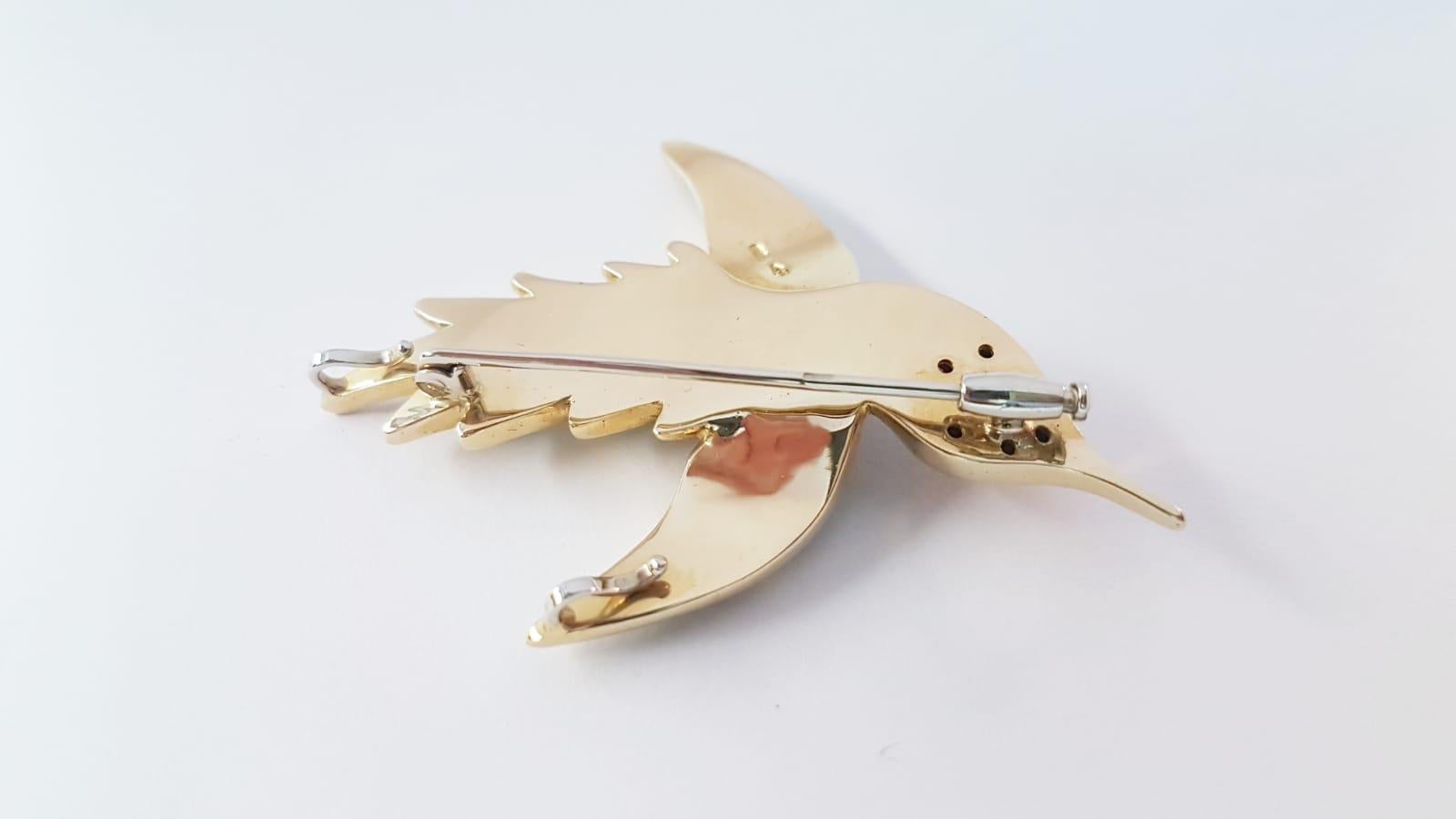 Dirce Repossi Bird 18 Karat Yellow Gold Diamond Coral and Rubies Brooch In New Condition For Sale In Cosenza, Italia