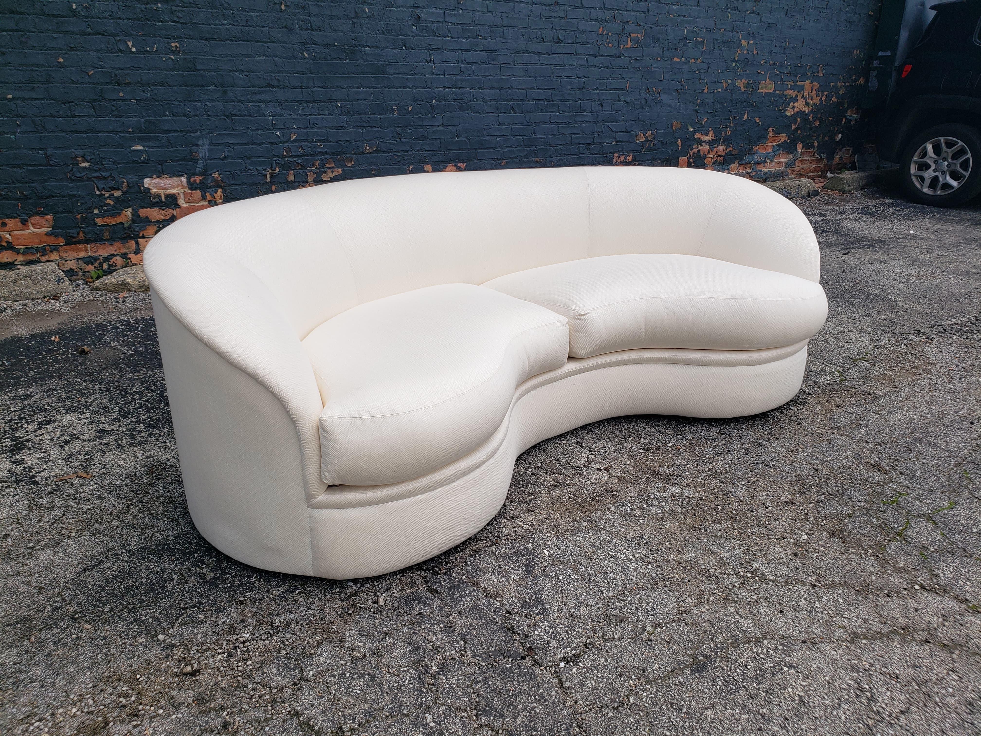 Directional Biomorphic Sofa Mid-Century In Good Condition In Philadelphia, PA
