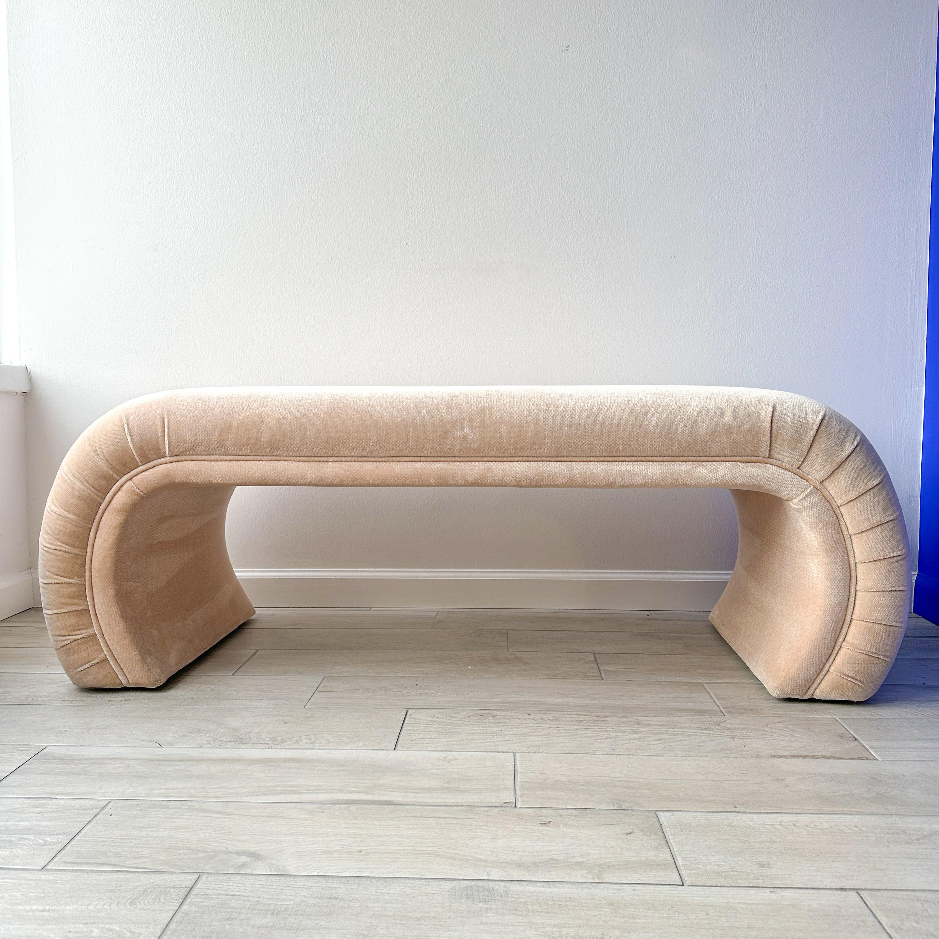 Directional Chenille Curved Waterfall Bench In Good Condition For Sale In Westfield, NJ
