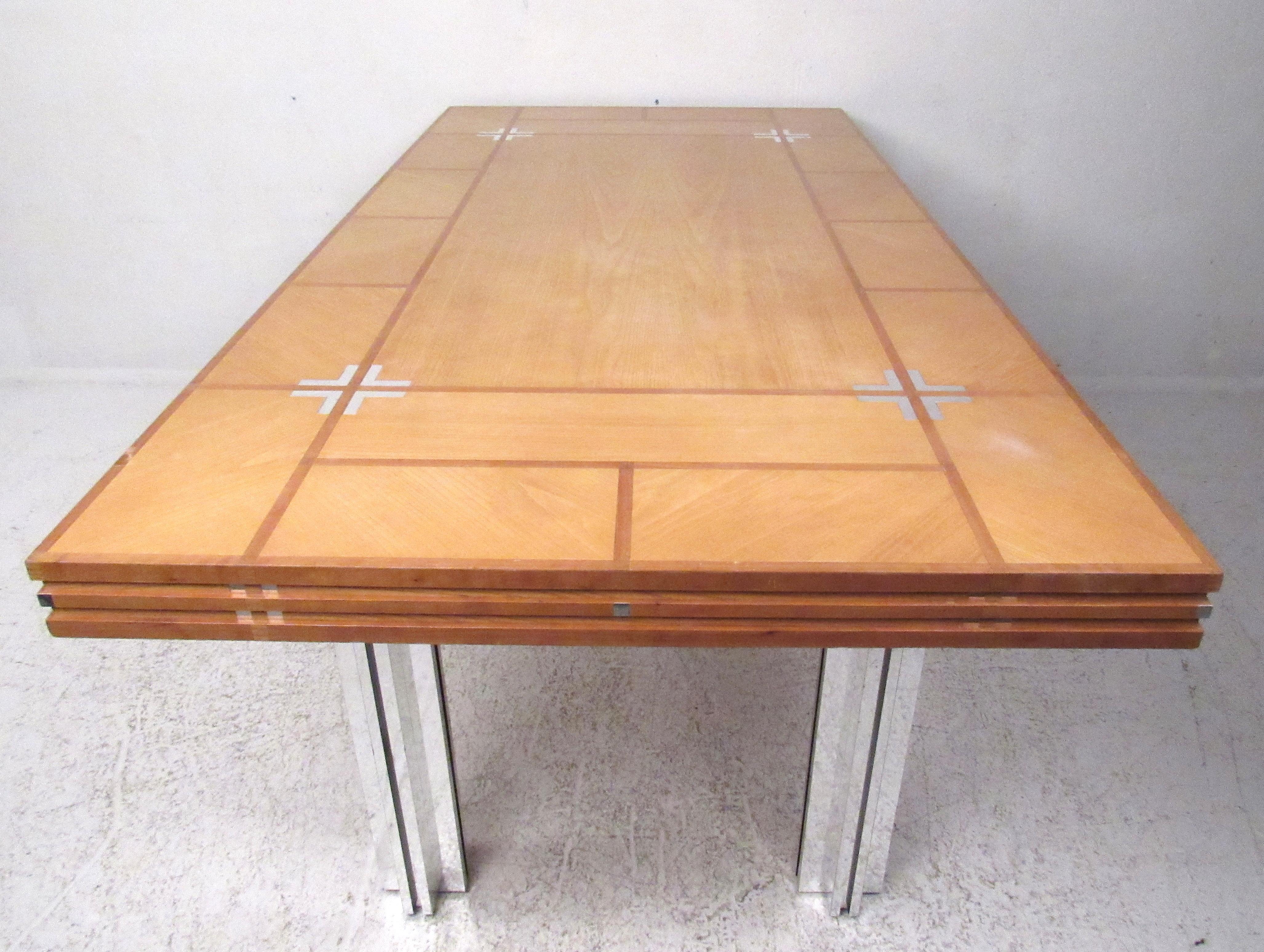 American Directional Custom Collection Vintage Modern Inlaid Dining Table For Sale