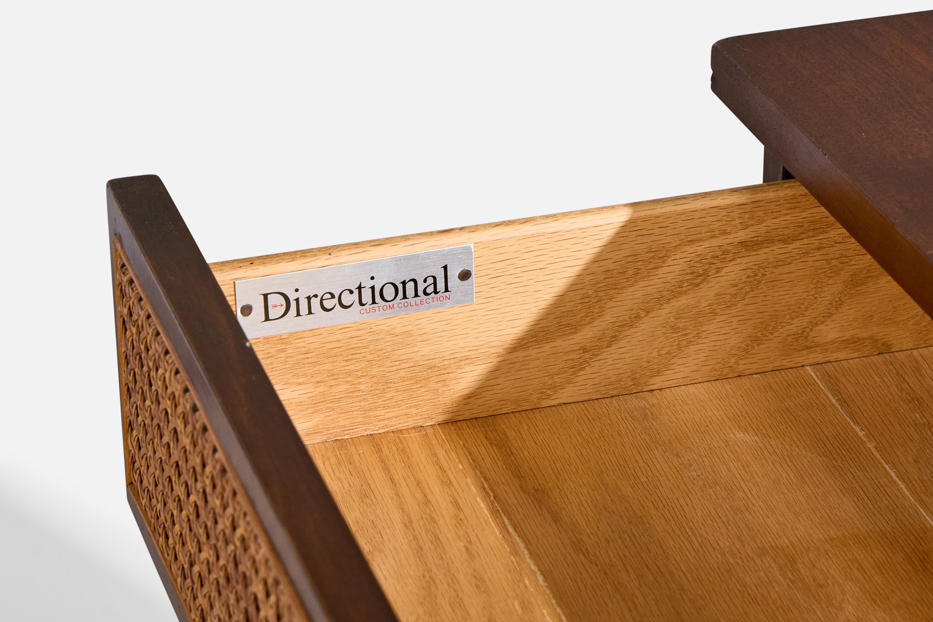 Directional, commode, noyer, canne, USA, années 1960 en vente 3