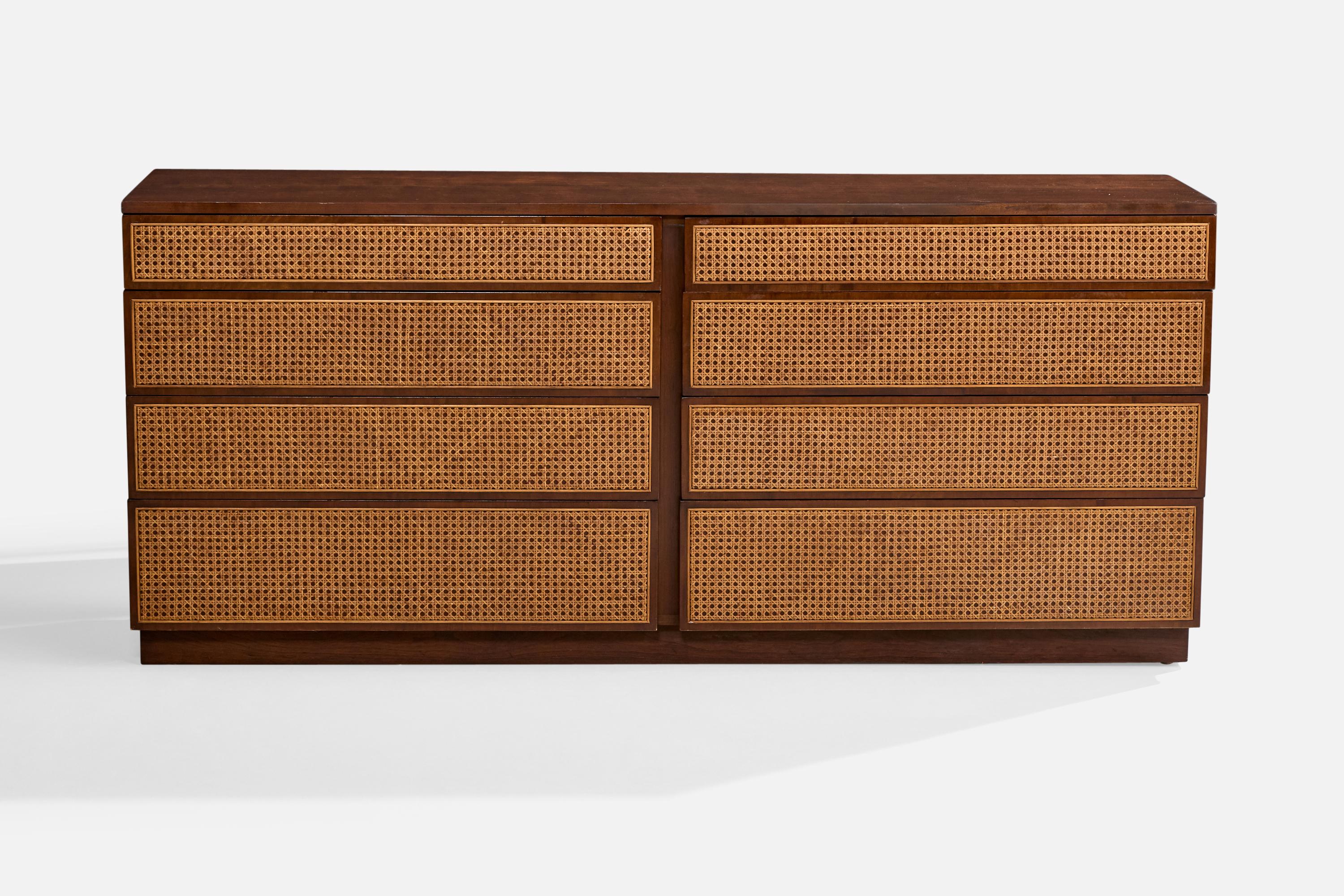 Mid-Century Modern Directional, commode, noyer, canne, USA, années 1960 en vente