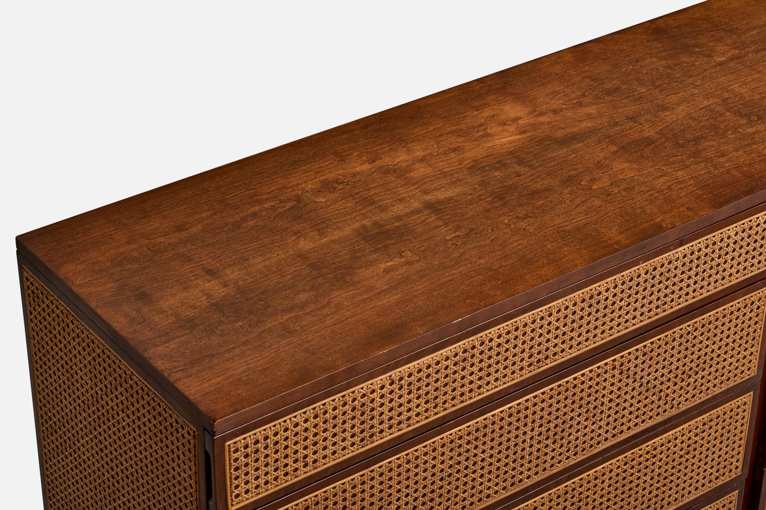 Directional, commode, noyer, canne, USA, années 1960 en vente 1