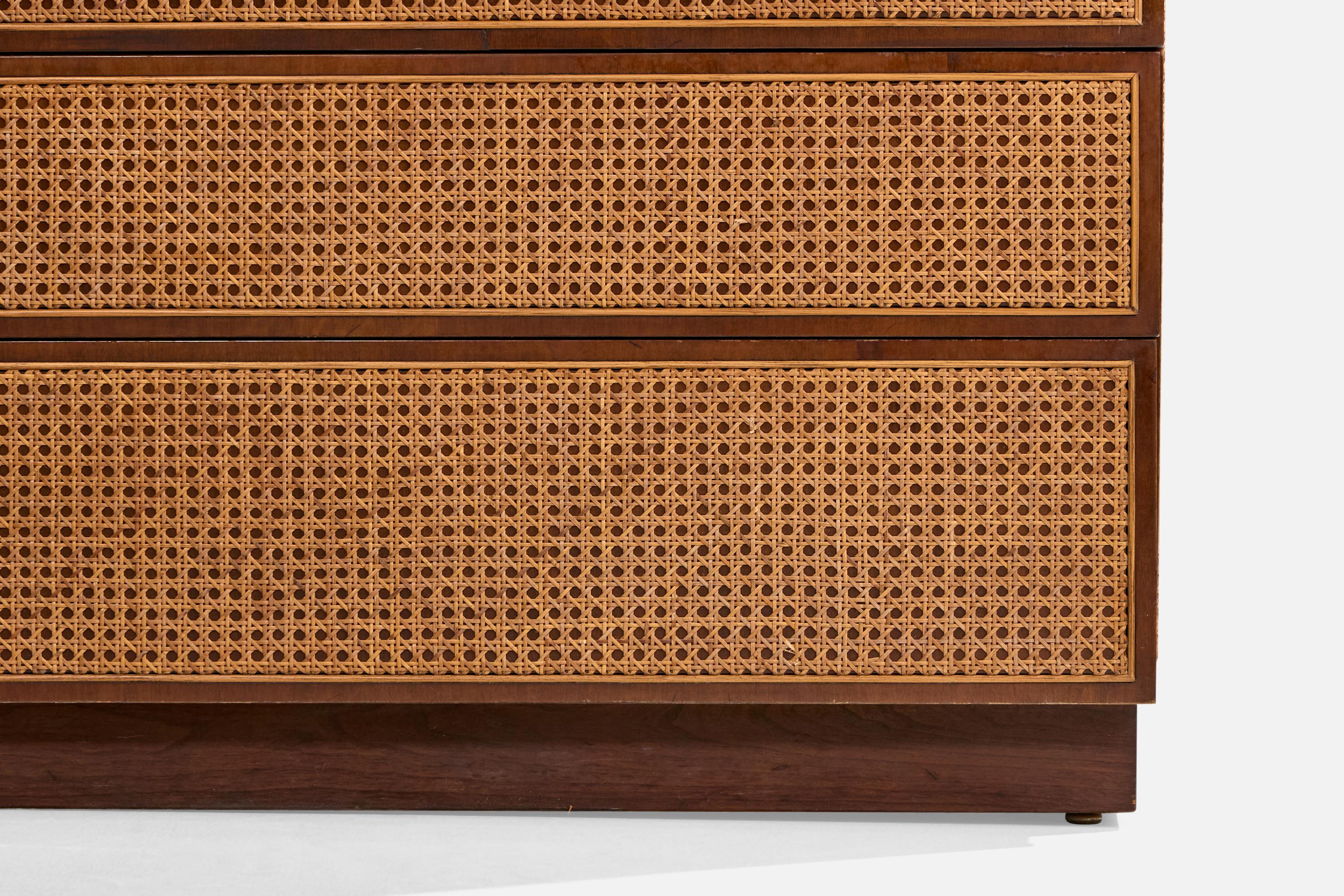Directional, commode, noyer, canne, USA, années 1960 en vente 2