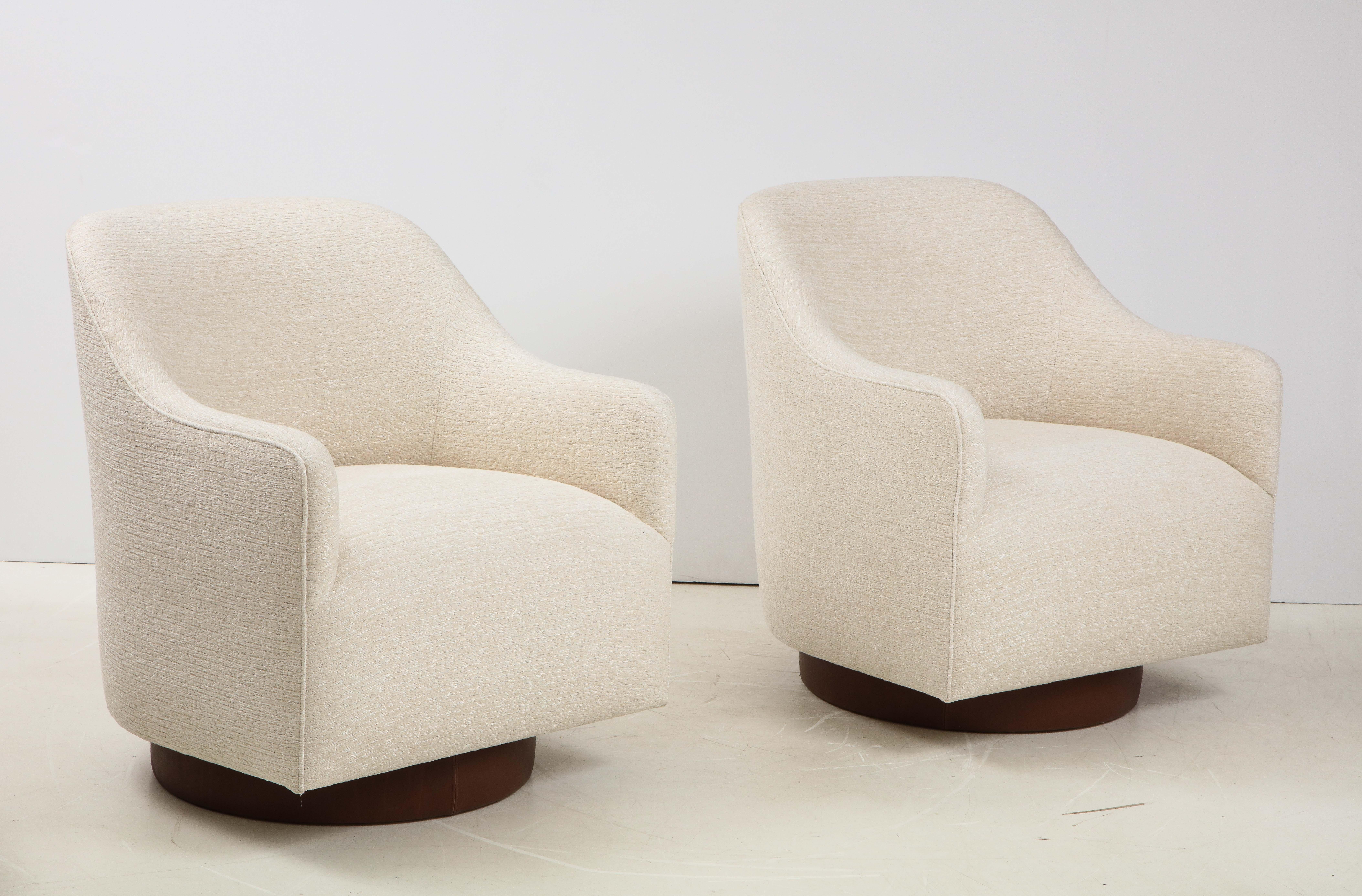 Modern Milo Baughman/Directional Ivory Boucle Club Chairs