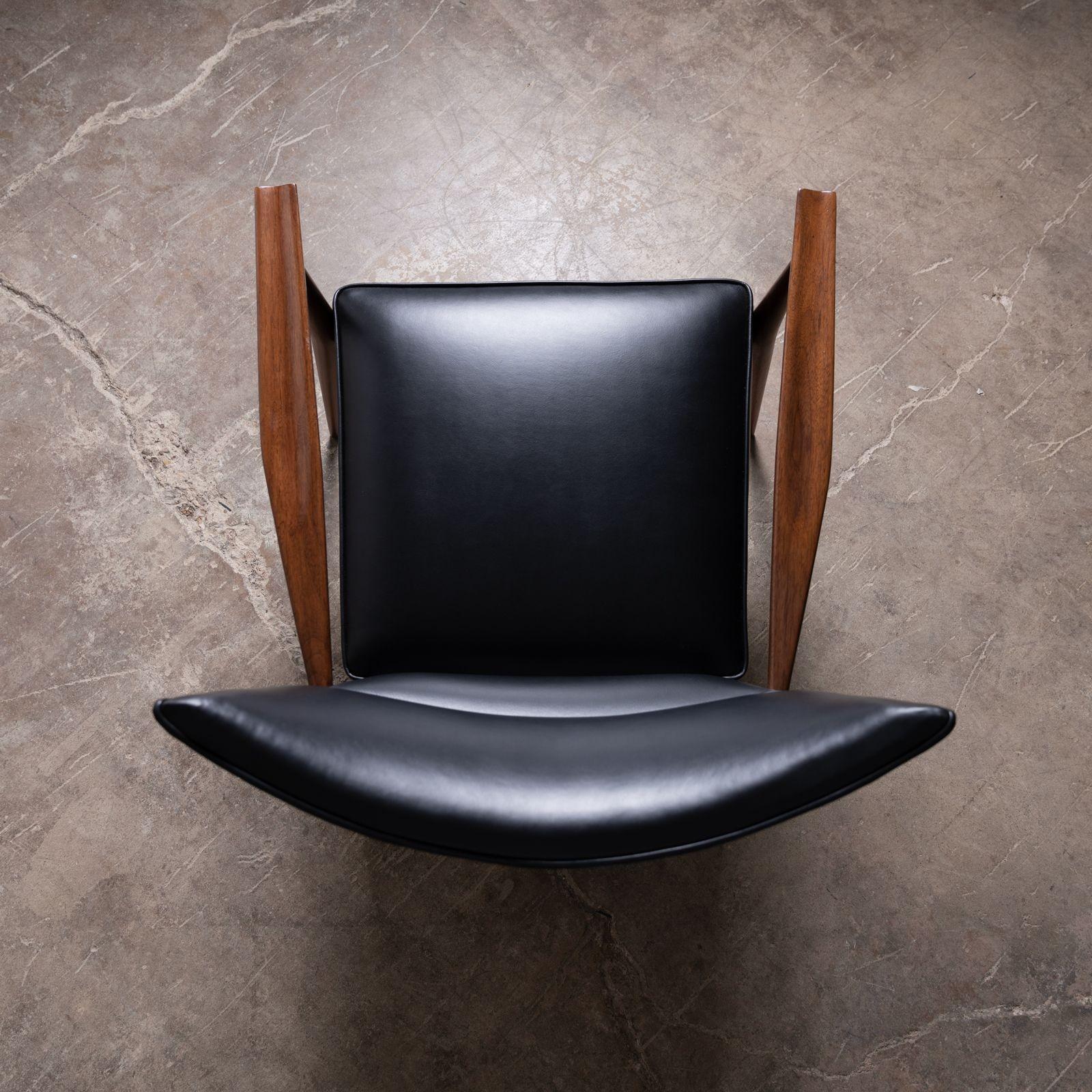 Directional Lounge Chairs by Paul McCobb 4